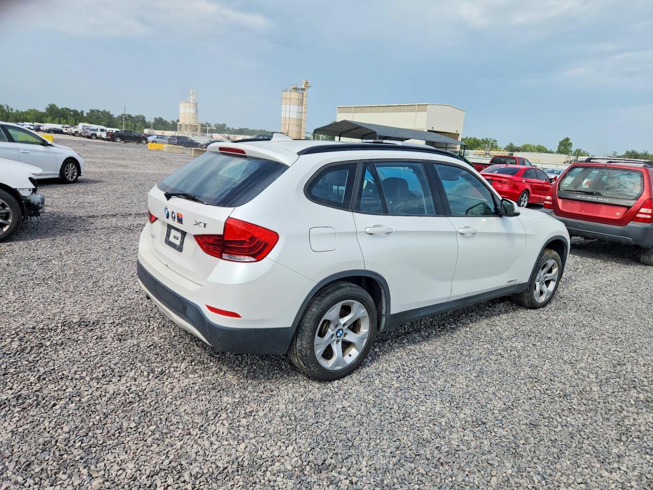 2013 Bmw X1 Sdrive28i White vin: WBAVM1C55DVL64072