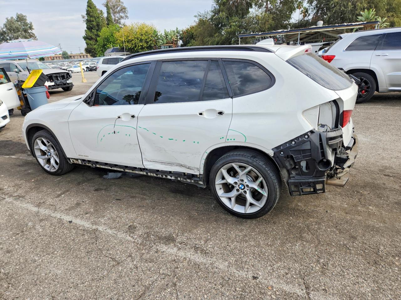 2013 Bmw X1 Sdrive28i Белый vin: WBAVM1C55DVW41237