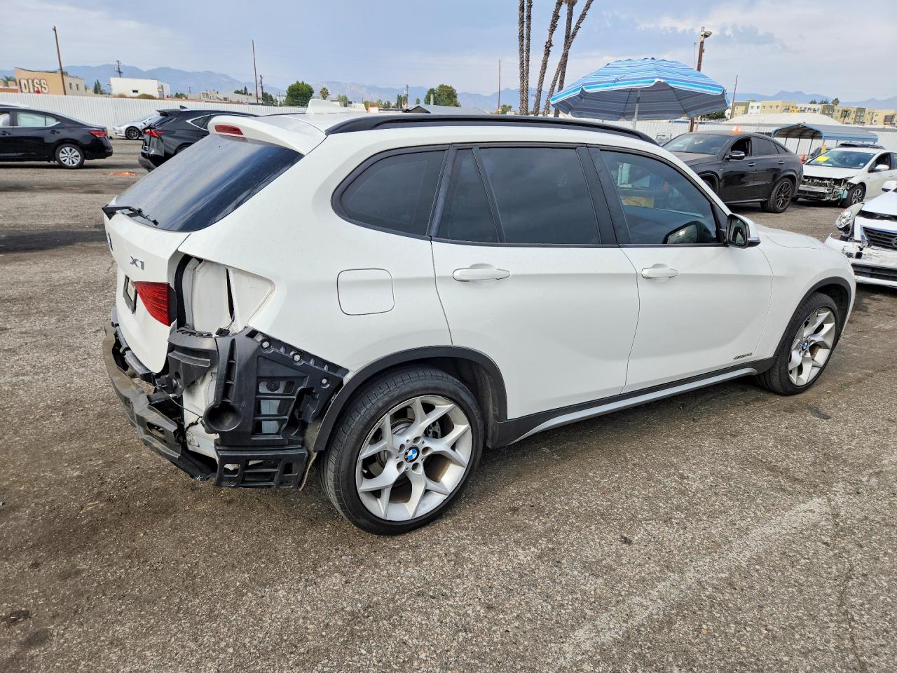 2013 Bmw X1 Sdrive28i Белый vin: WBAVM1C55DVW41237
