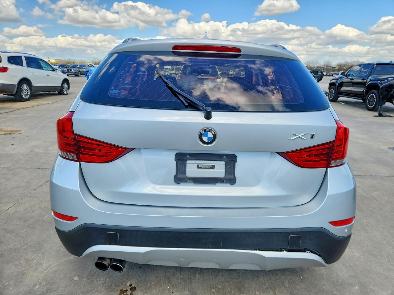 2013 Bmw X1 Sdrive28i Silver vin: WBAVM1C55DVW41898
