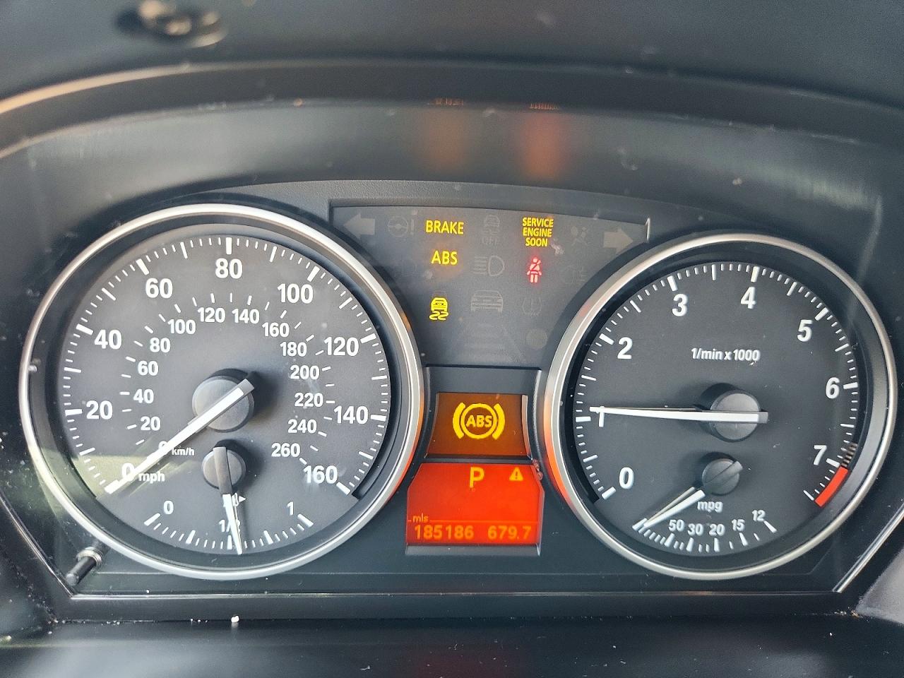2013 Bmw X1 Sdrive28i Silver vin: WBAVM1C55DVW41898