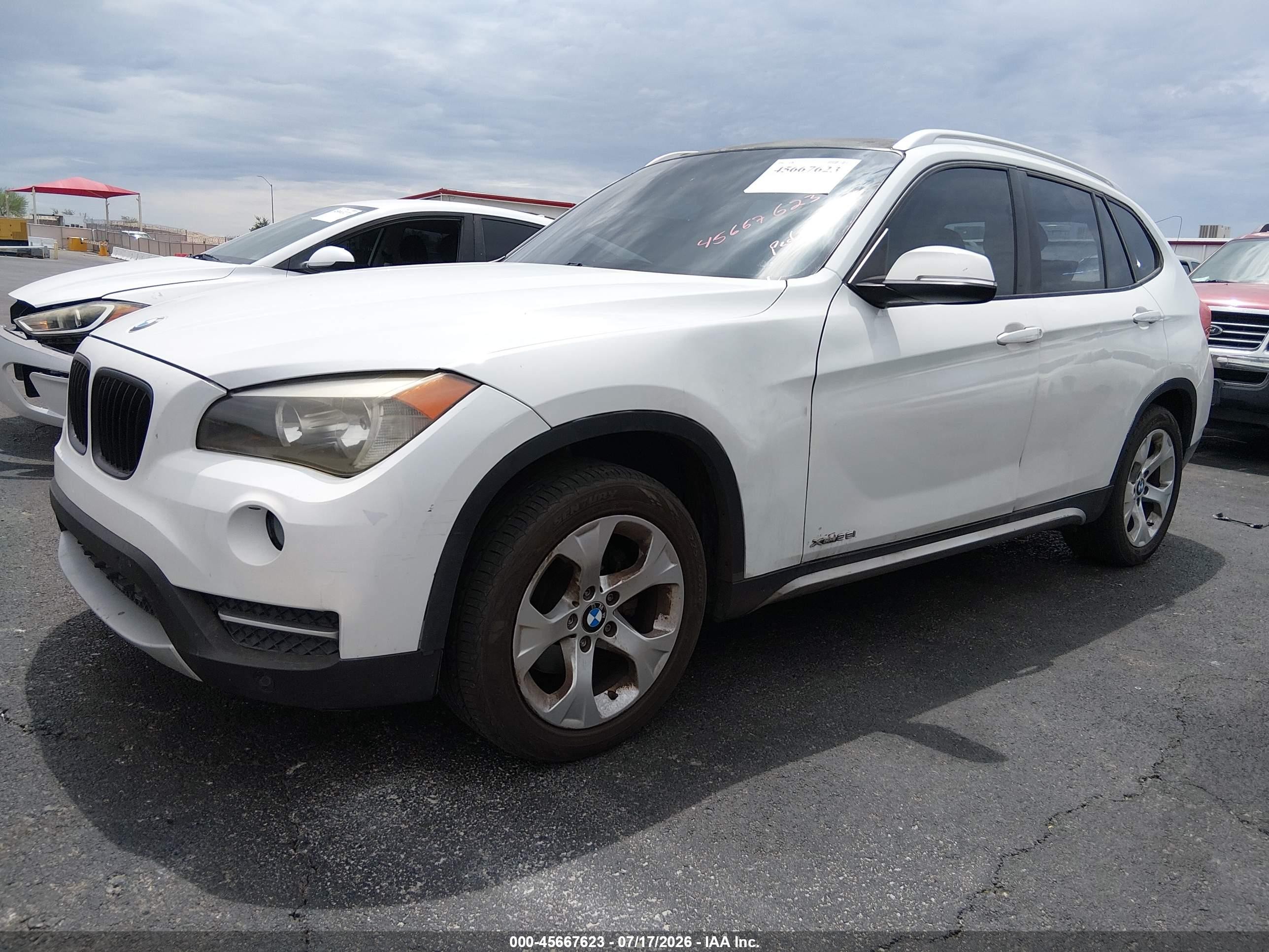 2014 Bmw X1 Sdrive28i Белый vin: WBAVM1C55EVW46858