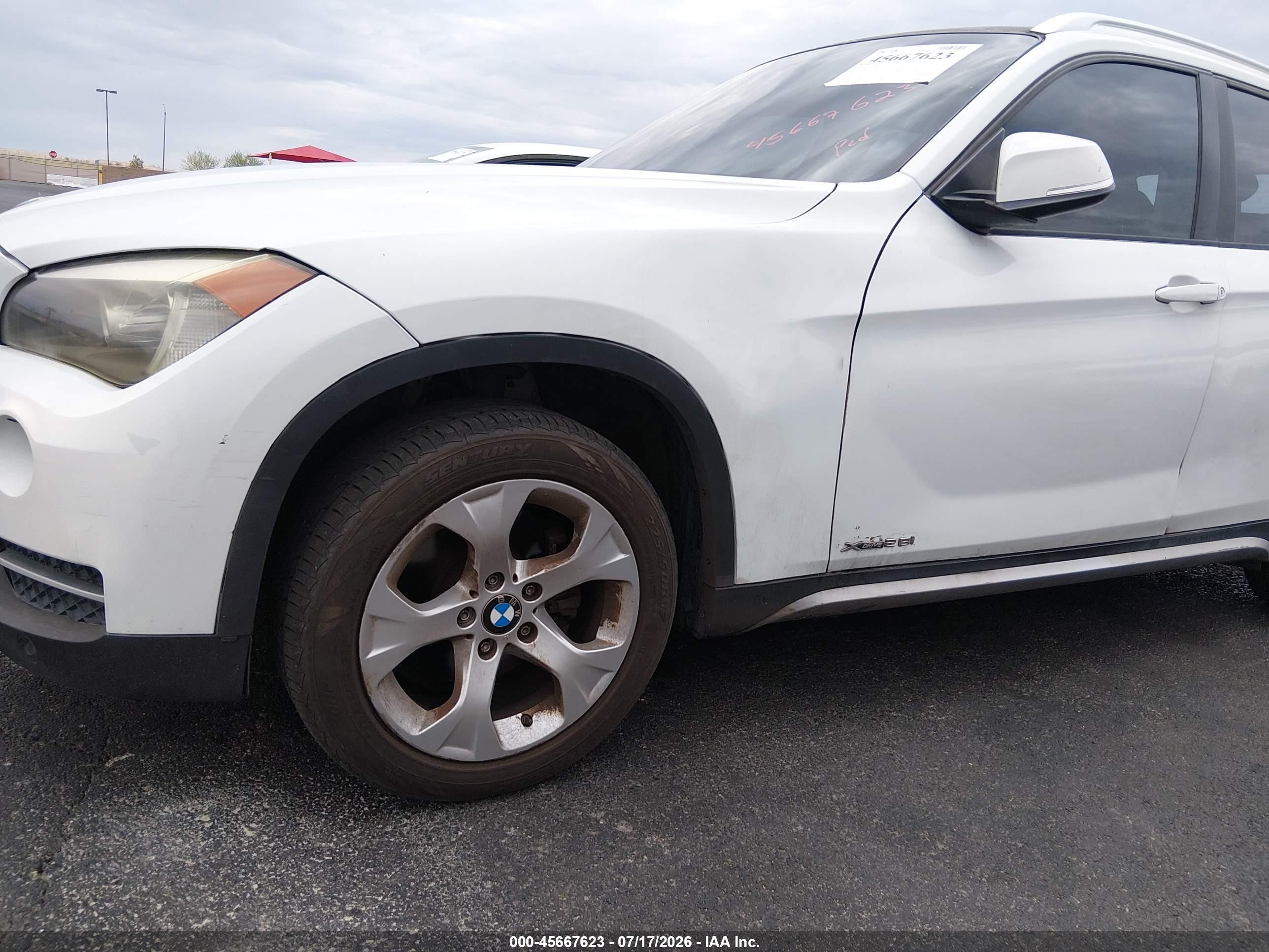 2014 Bmw X1 Sdrive28i Белый vin: WBAVM1C55EVW46858