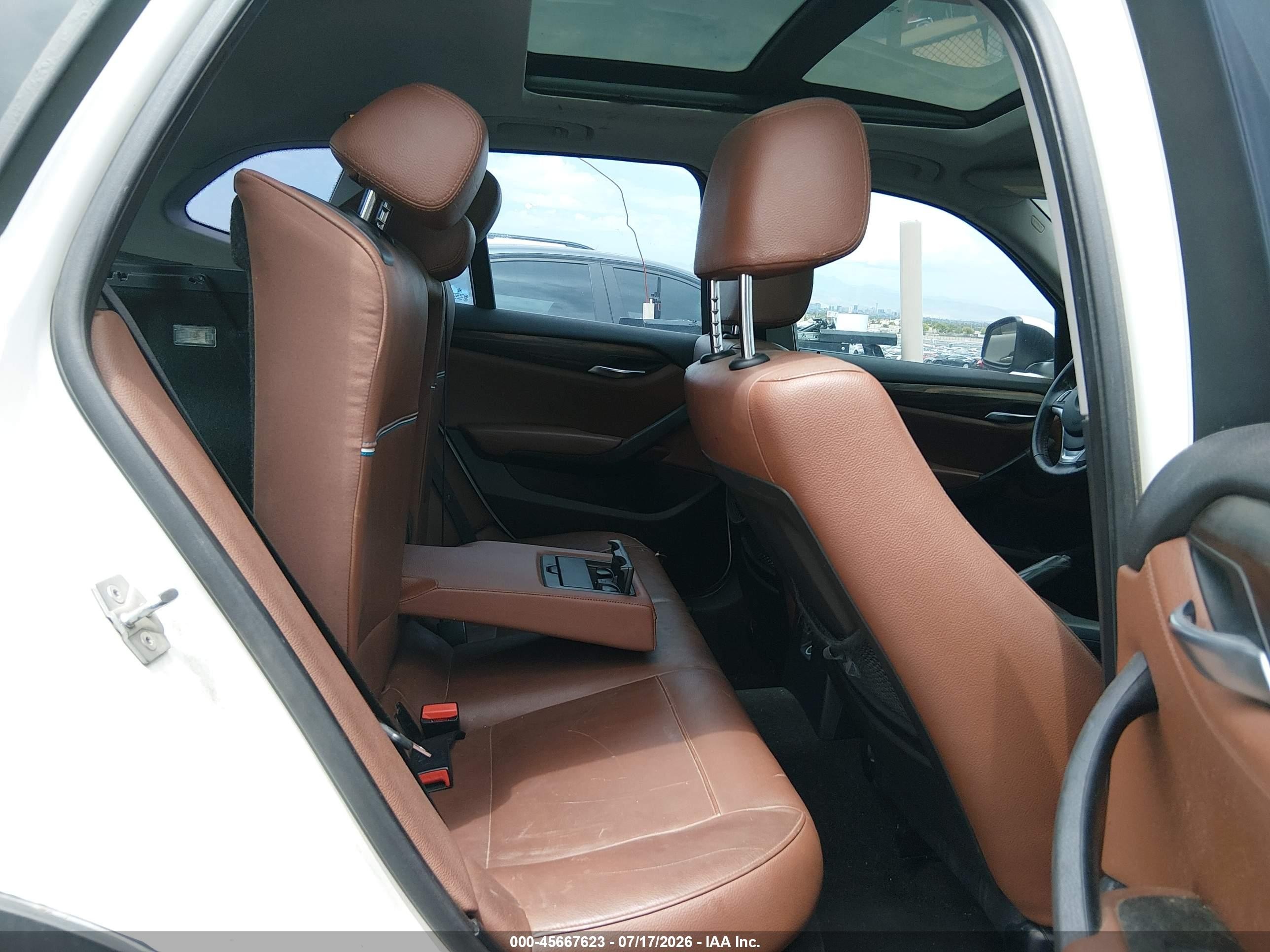 2014 Bmw X1 Sdrive28i Белый vin: WBAVM1C55EVW46858