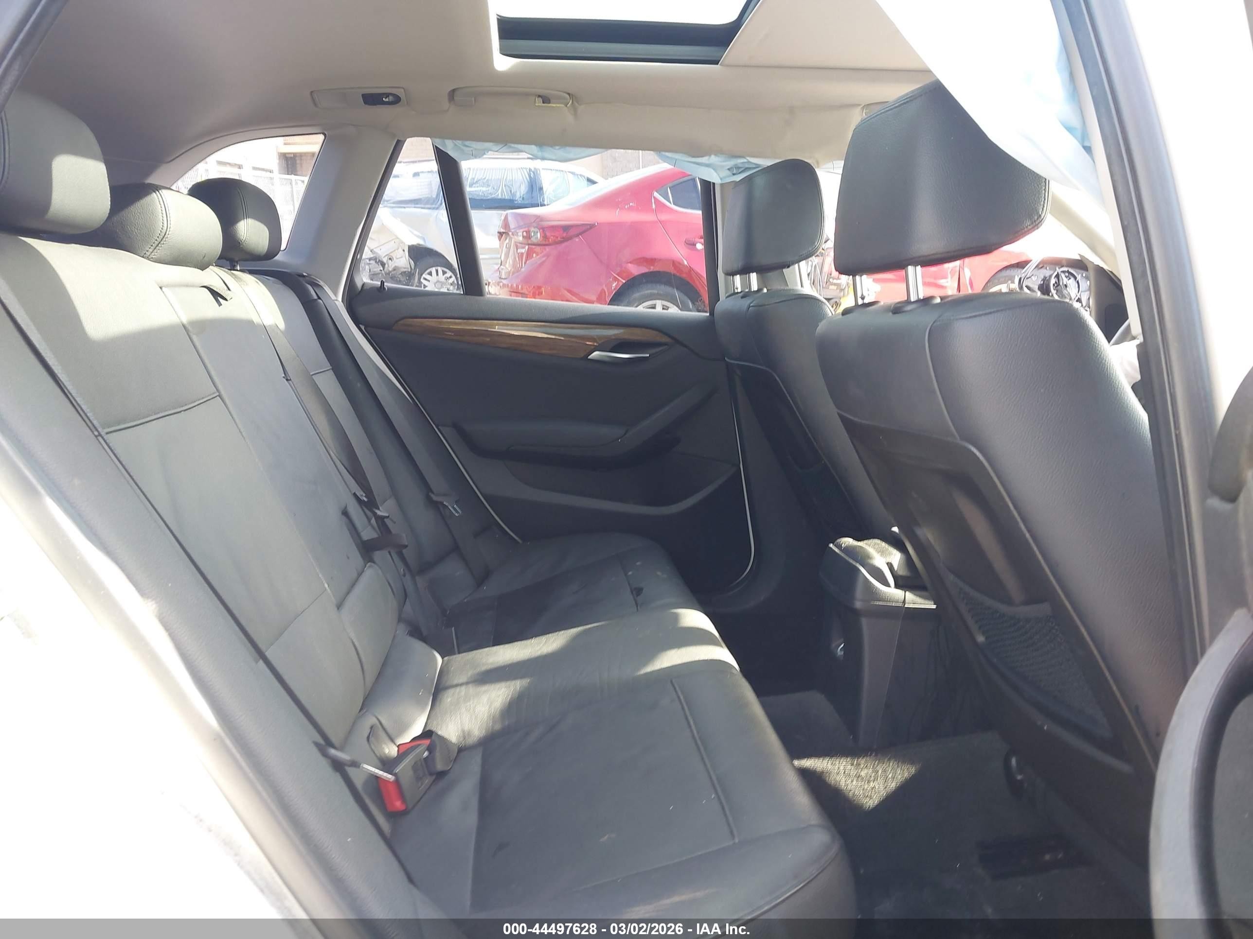 2014 Bmw X1 Sdrive28i Белый vin: WBAVM1C55EVW48285