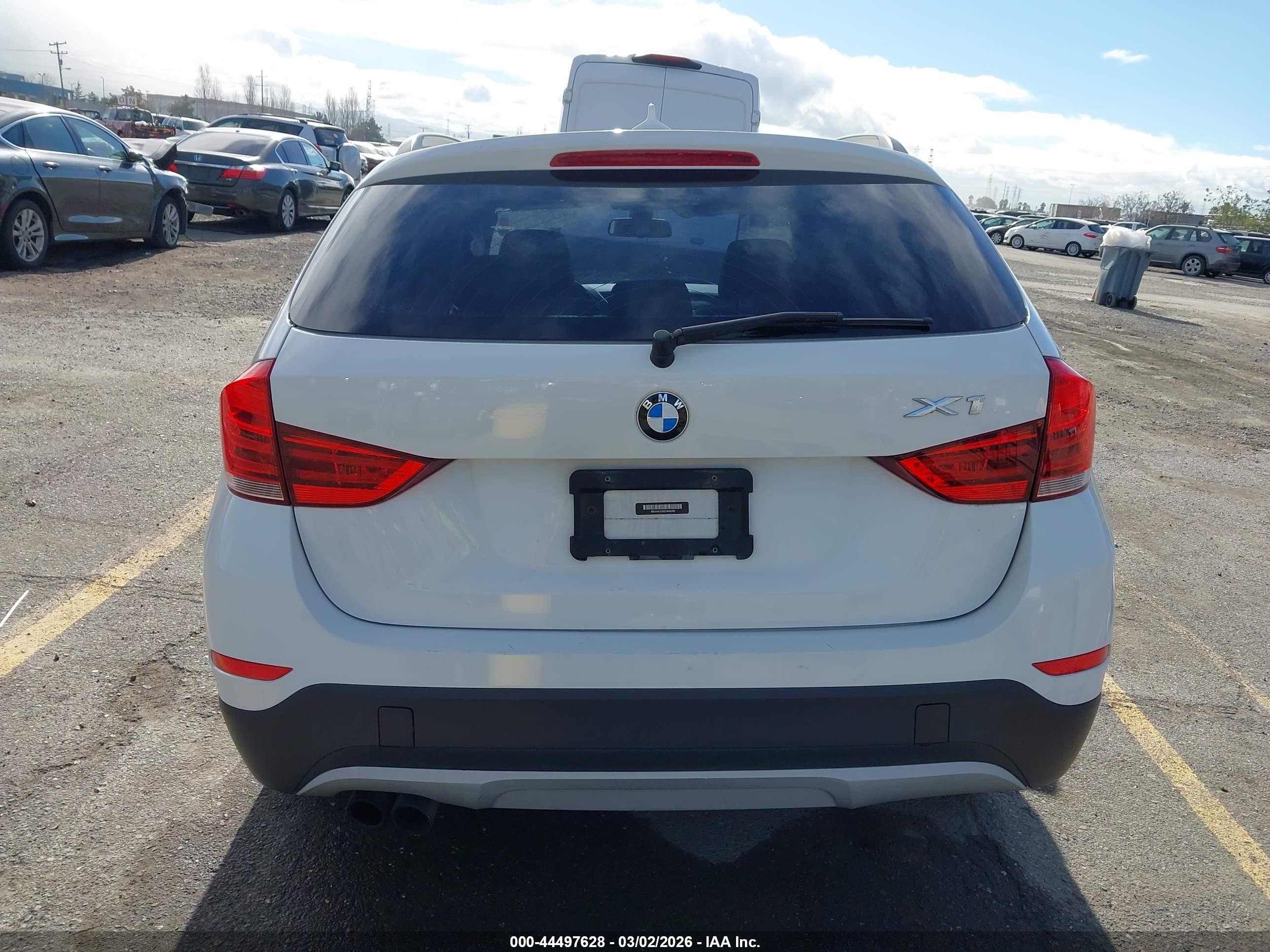 2014 Bmw X1 Sdrive28i Белый vin: WBAVM1C55EVW48285