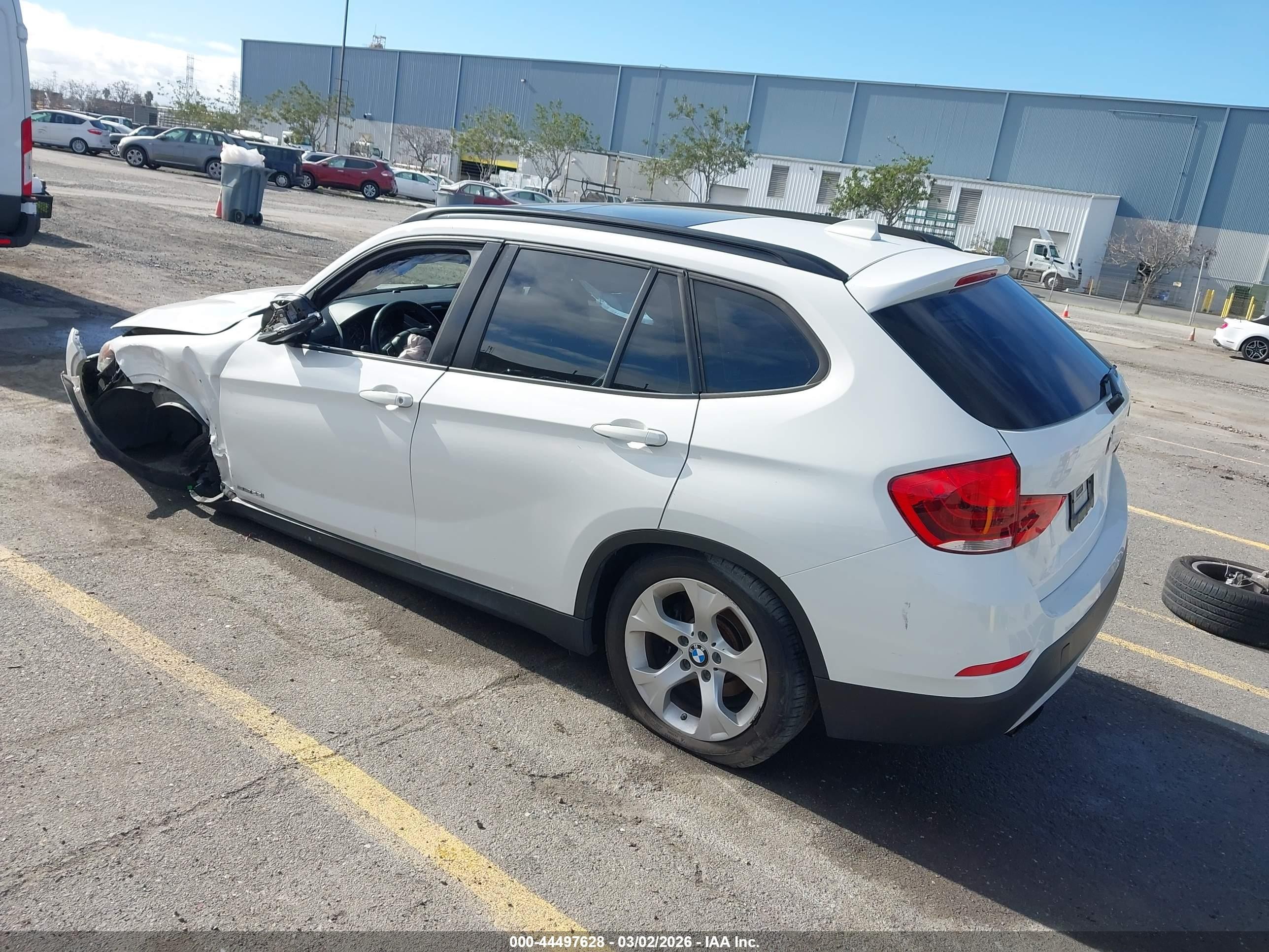 2014 Bmw X1 Sdrive28i Белый vin: WBAVM1C55EVW48285
