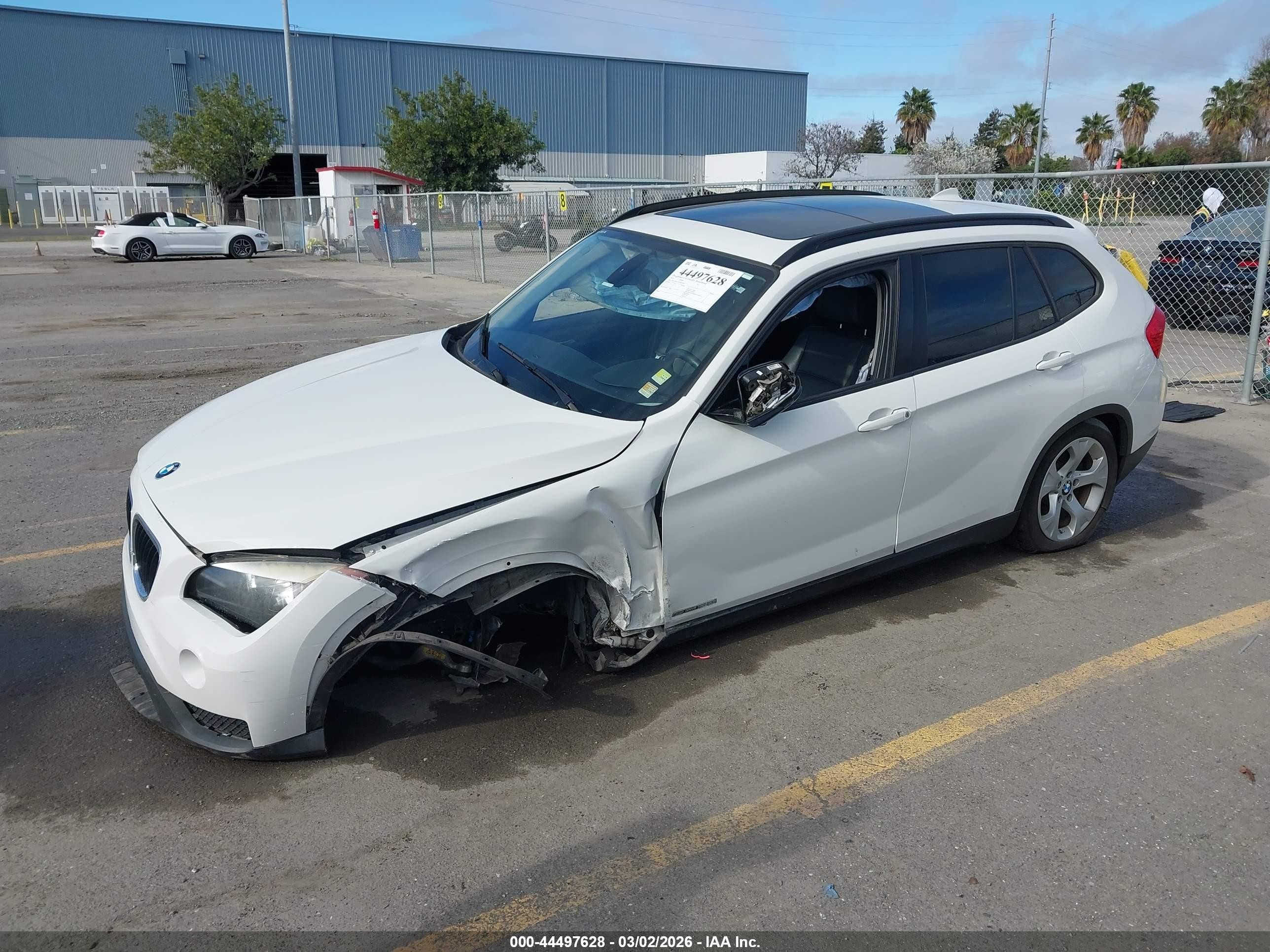 2014 Bmw X1 Sdrive28i Белый vin: WBAVM1C55EVW48285