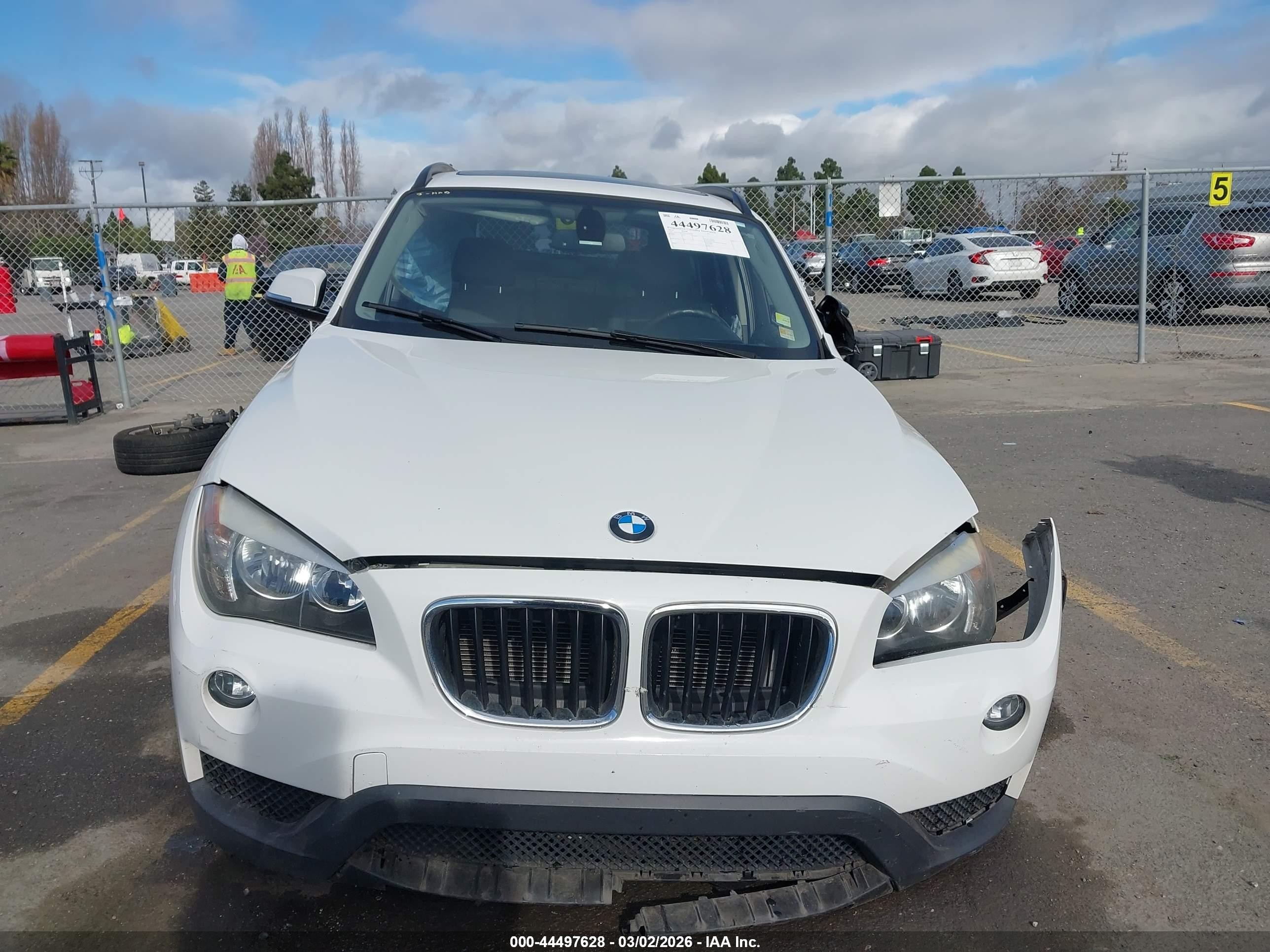 2014 Bmw X1 Sdrive28i Белый vin: WBAVM1C55EVW48285