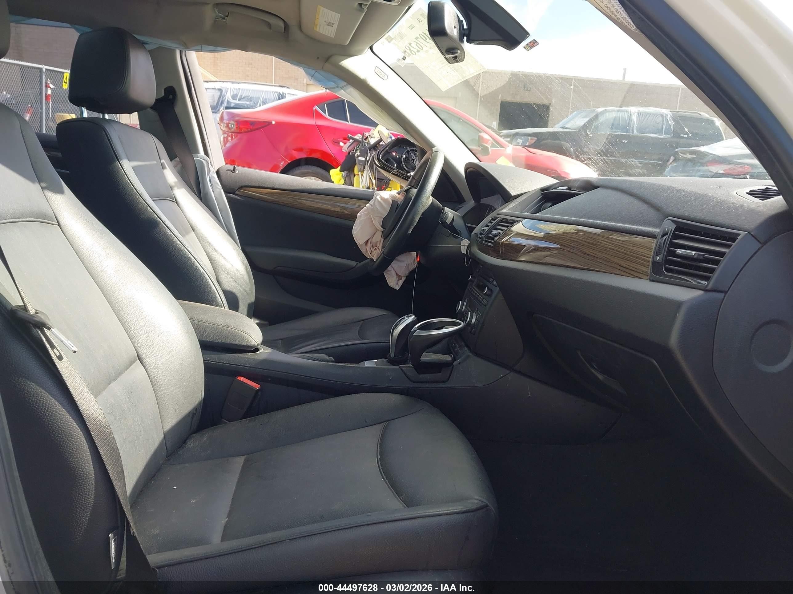 2014 Bmw X1 Sdrive28i Белый vin: WBAVM1C55EVW48285