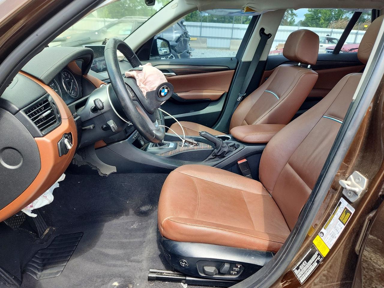 2015 Bmw X1 Sdrive28i Brown vin: WBAVM1C55FV318485