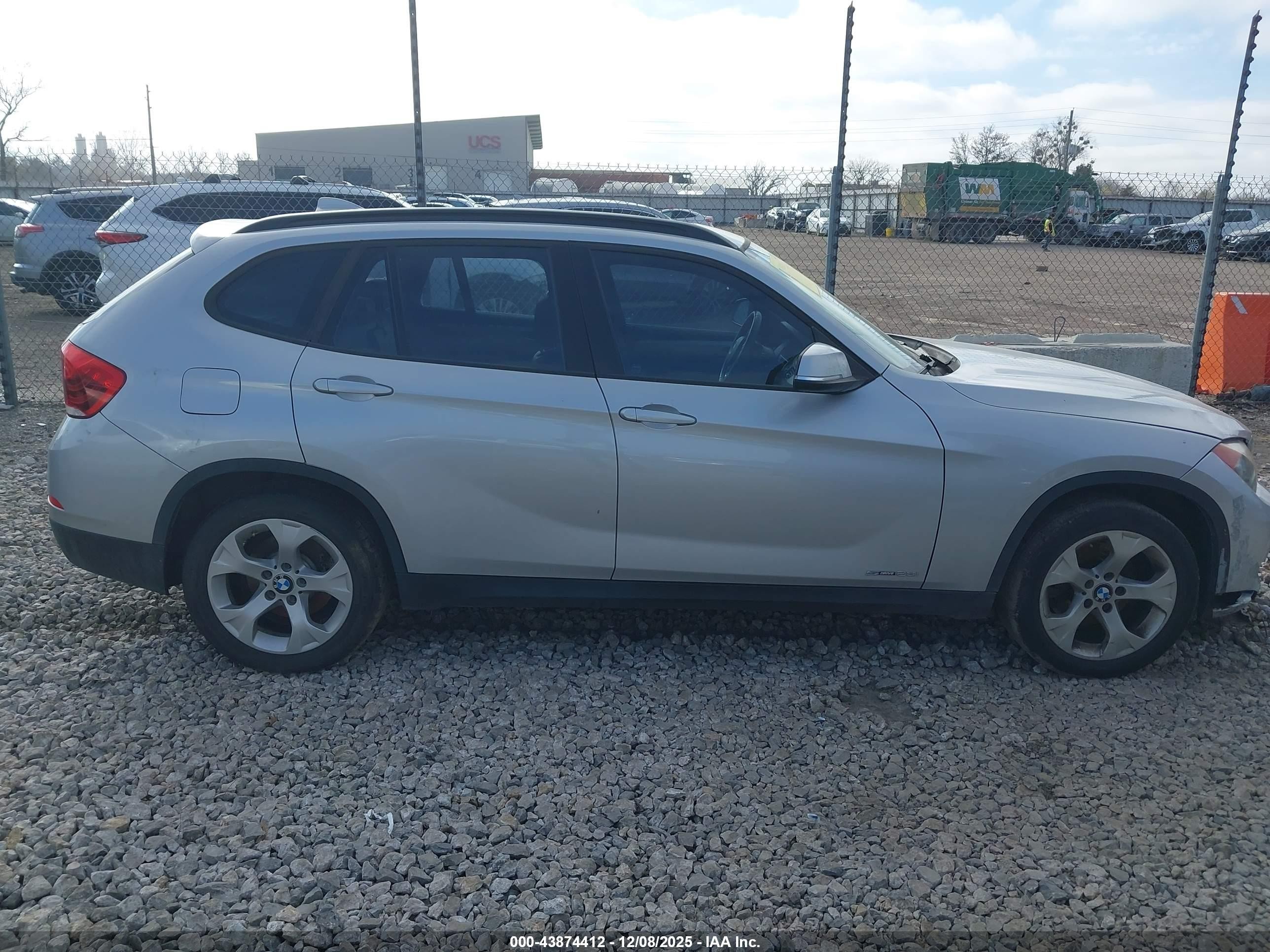2015 Bmw X1 Sdrive28i Silver vin: WBAVM1C55FVW58140