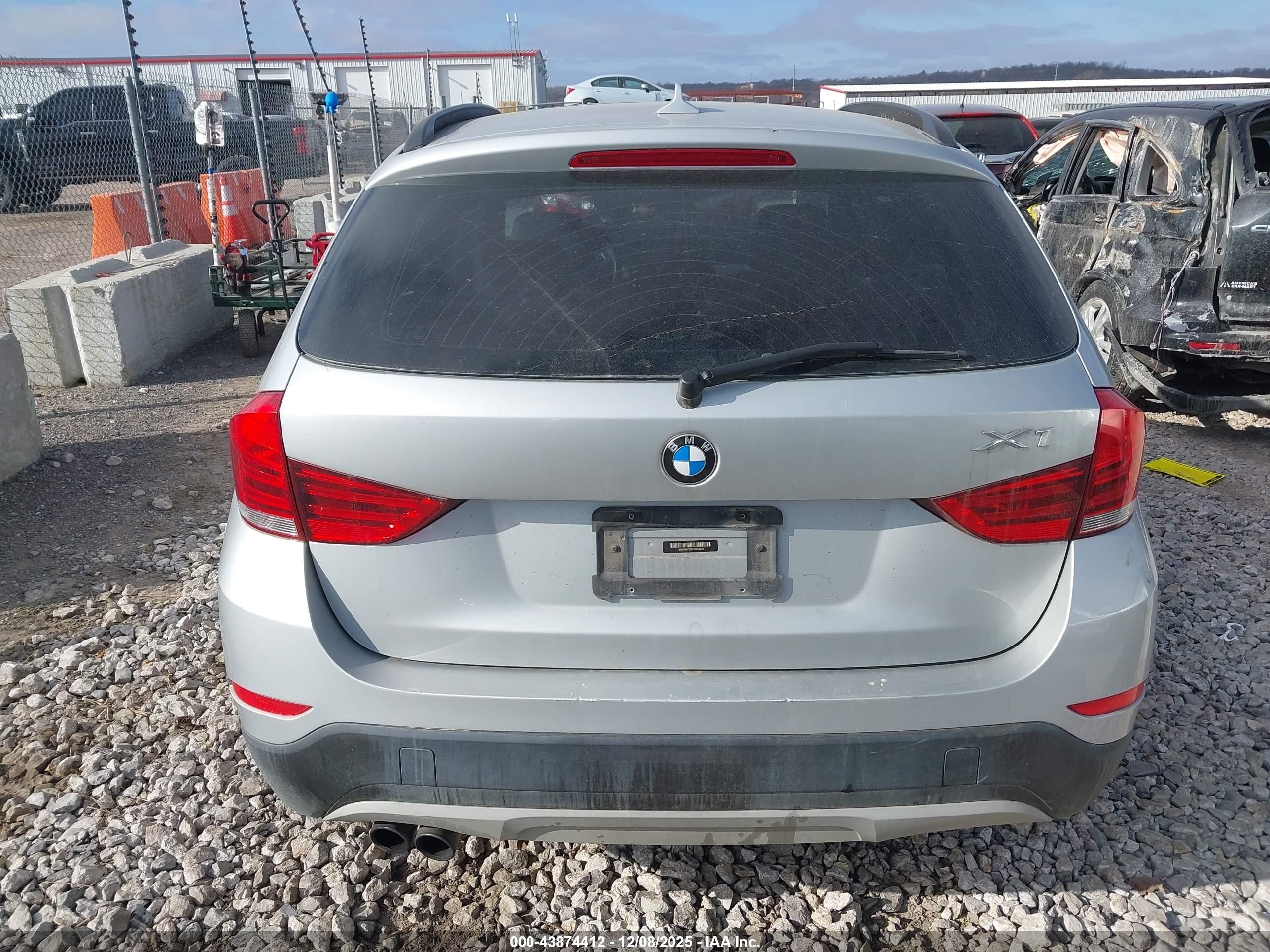 2015 Bmw X1 Sdrive28i Silver vin: WBAVM1C55FVW58140