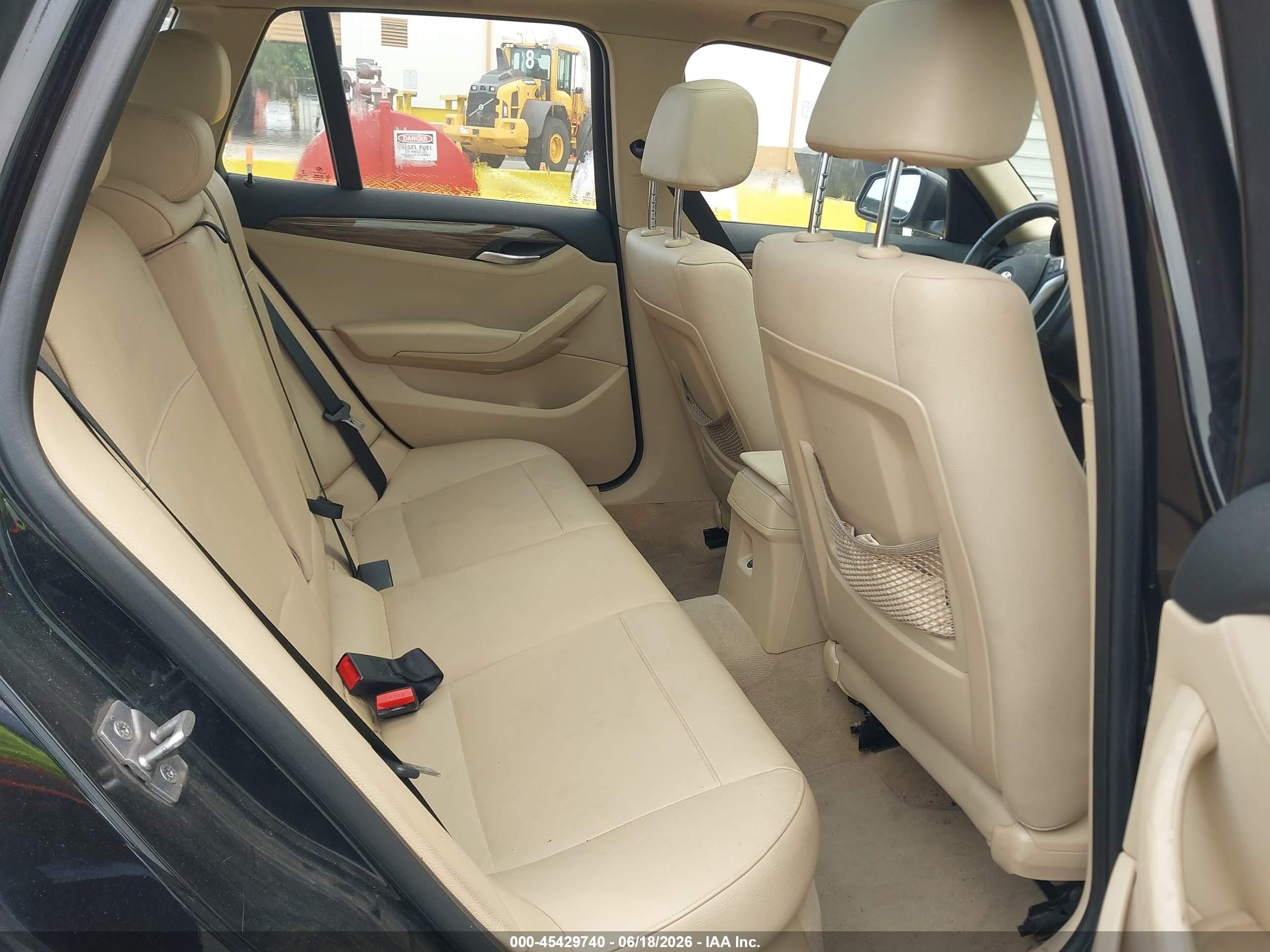 2015 Bmw X1 Sdrive28i Black vin: WBAVM1C55FVZ94273