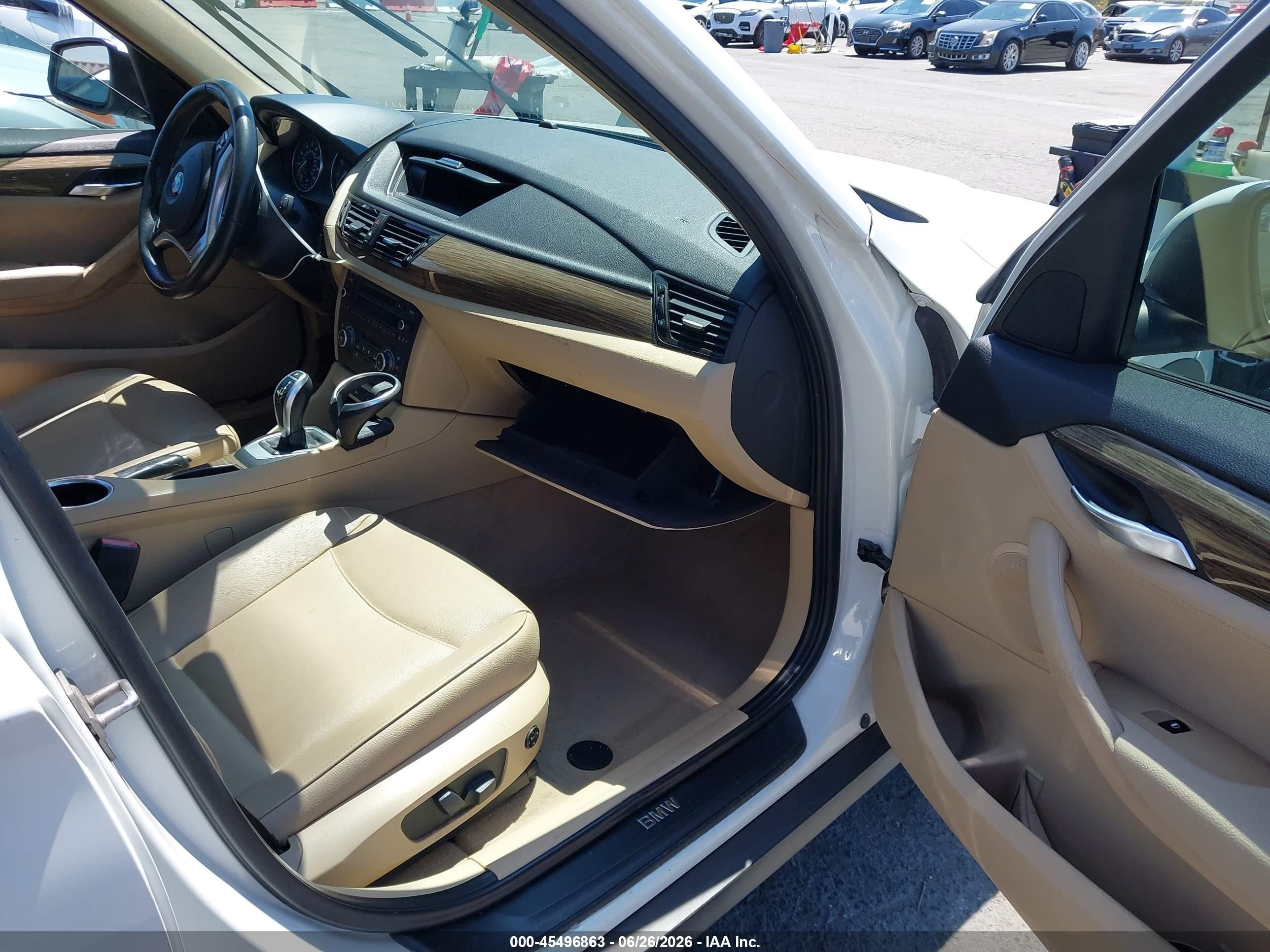 2013 Bmw X1 Sdrive28i White vin: WBAVM1C56DVW45281
