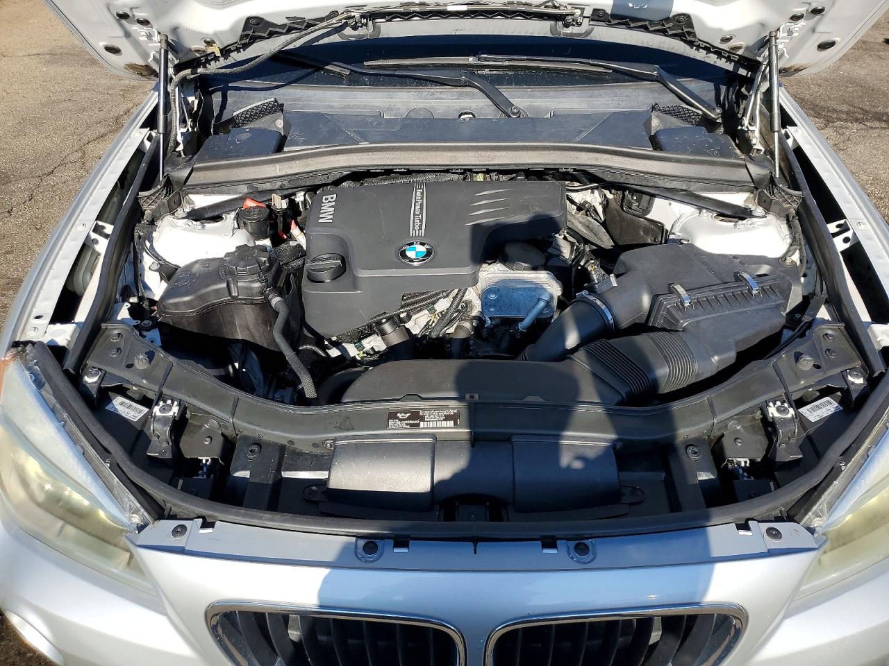 2014 Bmw X1 Sdrive28i Silver vin: WBAVM1C56EVW50790