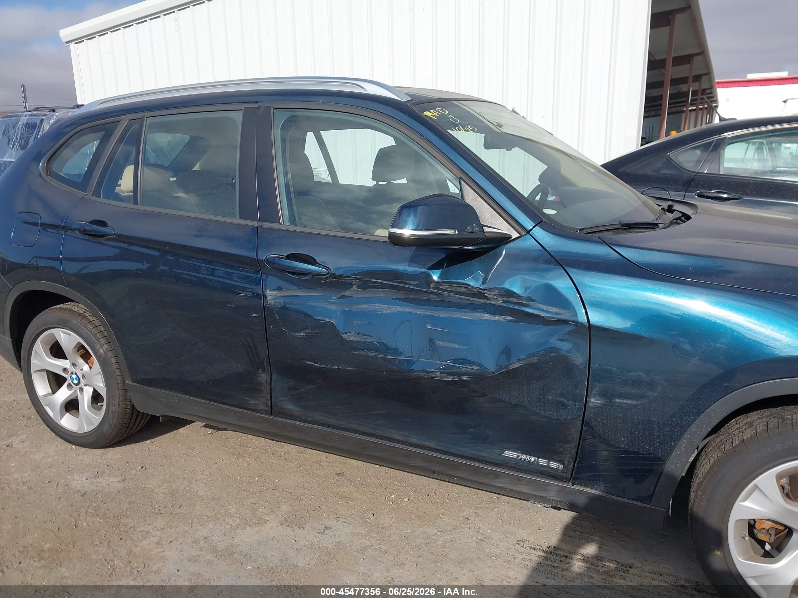 2014 Bmw X1 Sdrive28i Blue vin: WBAVM1C56EVW56251
