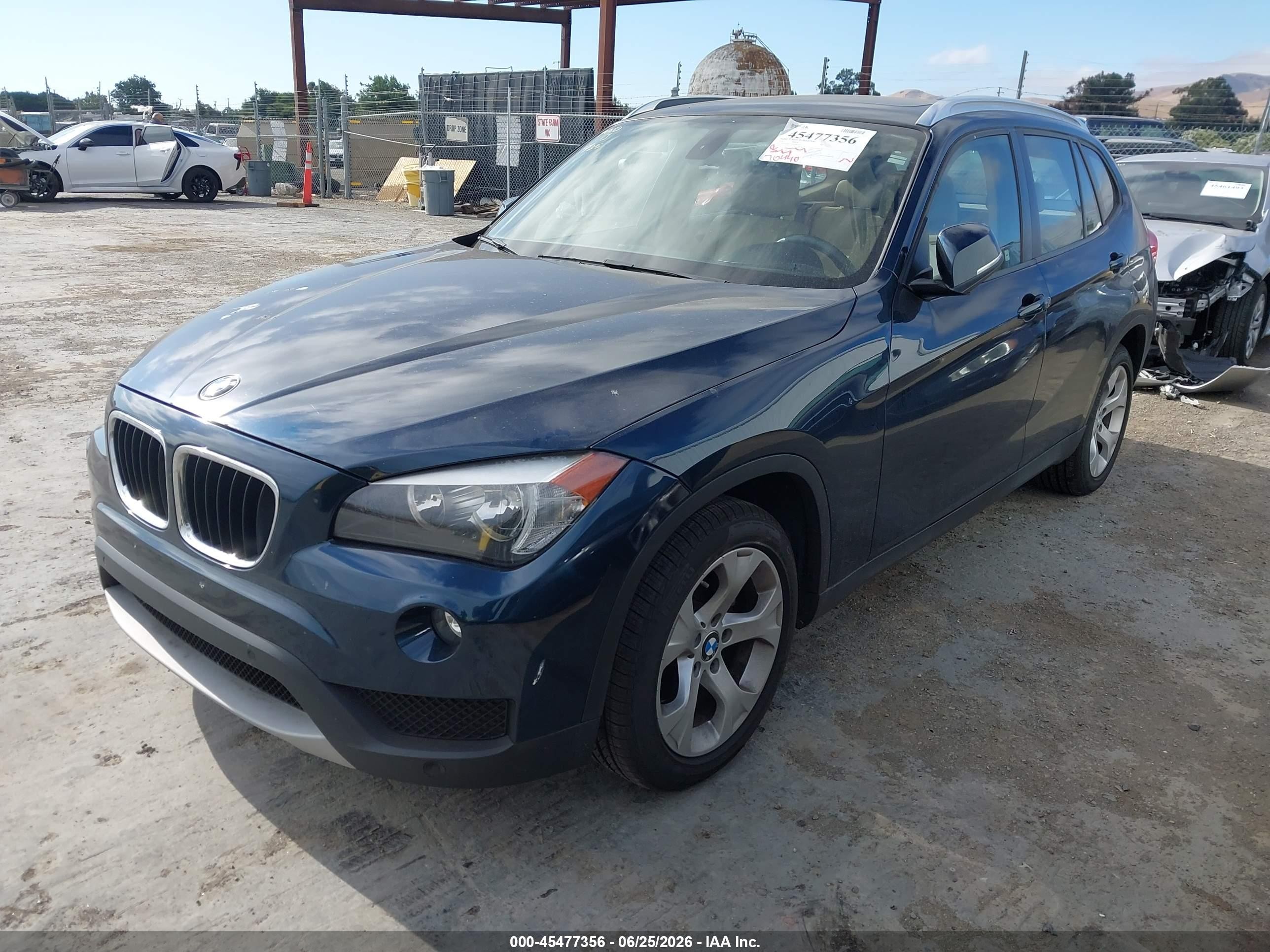 2014 Bmw X1 Sdrive28i Blue vin: WBAVM1C56EVW56251