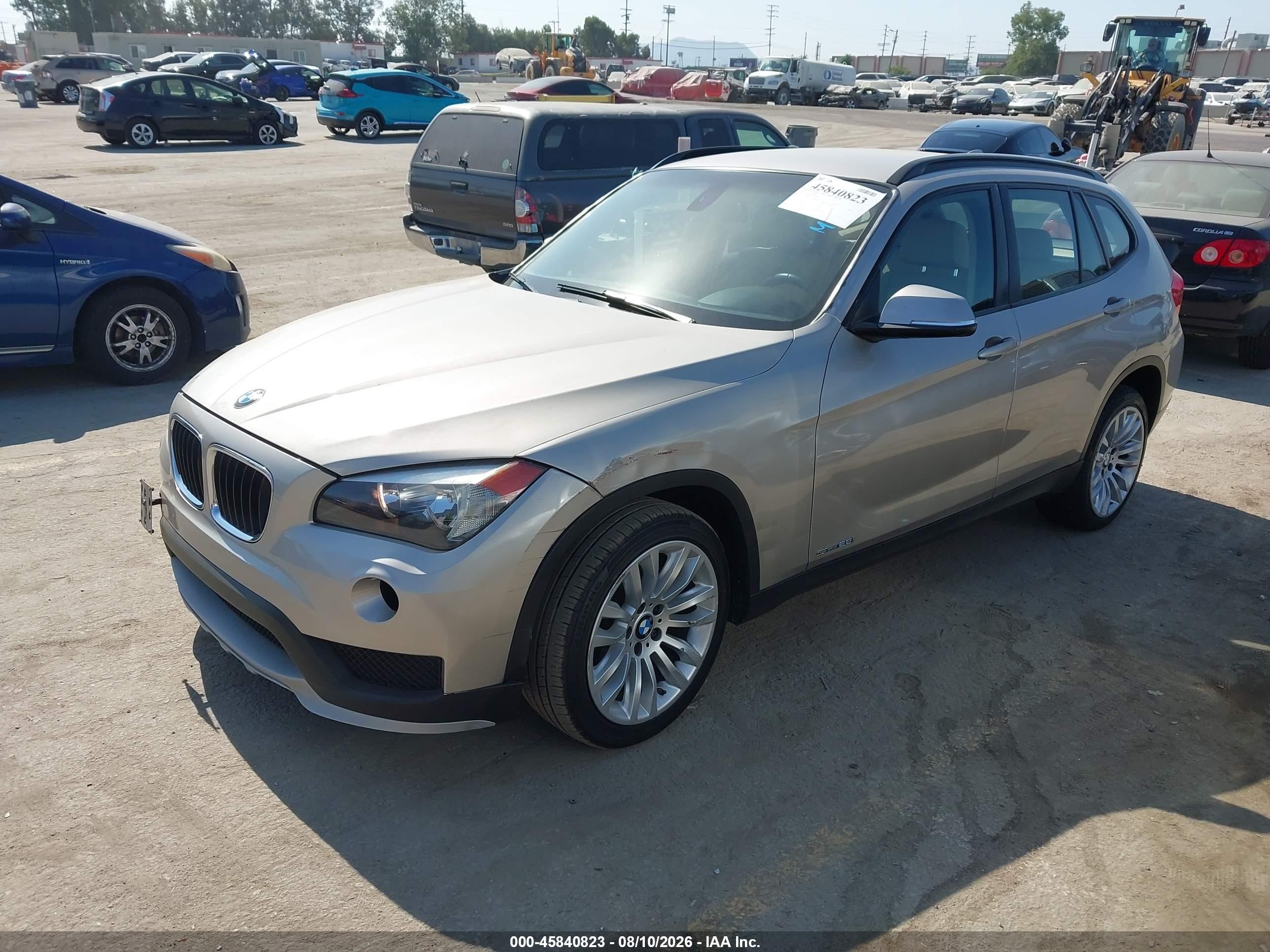 2015 Bmw X1 Sdrive28i Золотой vin: WBAVM1C56FV314798