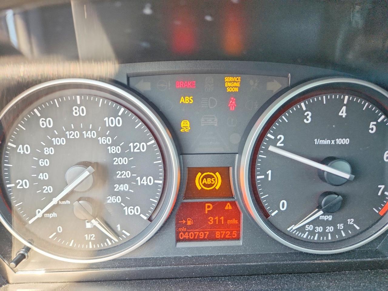 2015 Bmw X1 Sdrive28i Серебряный vin: WBAVM1C56FV314896