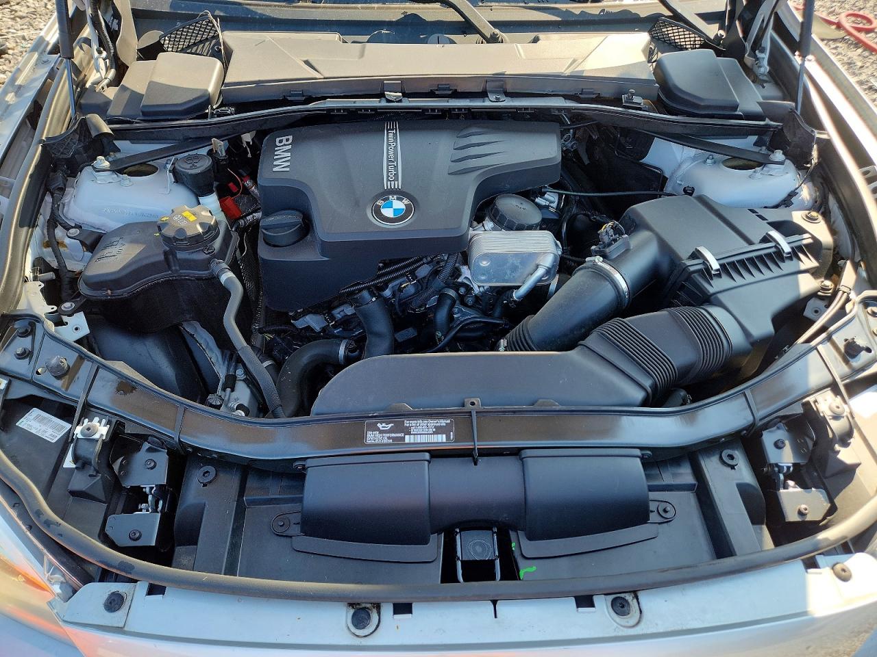 2015 Bmw X1 Sdrive28i Серебряный vin: WBAVM1C56FV314896