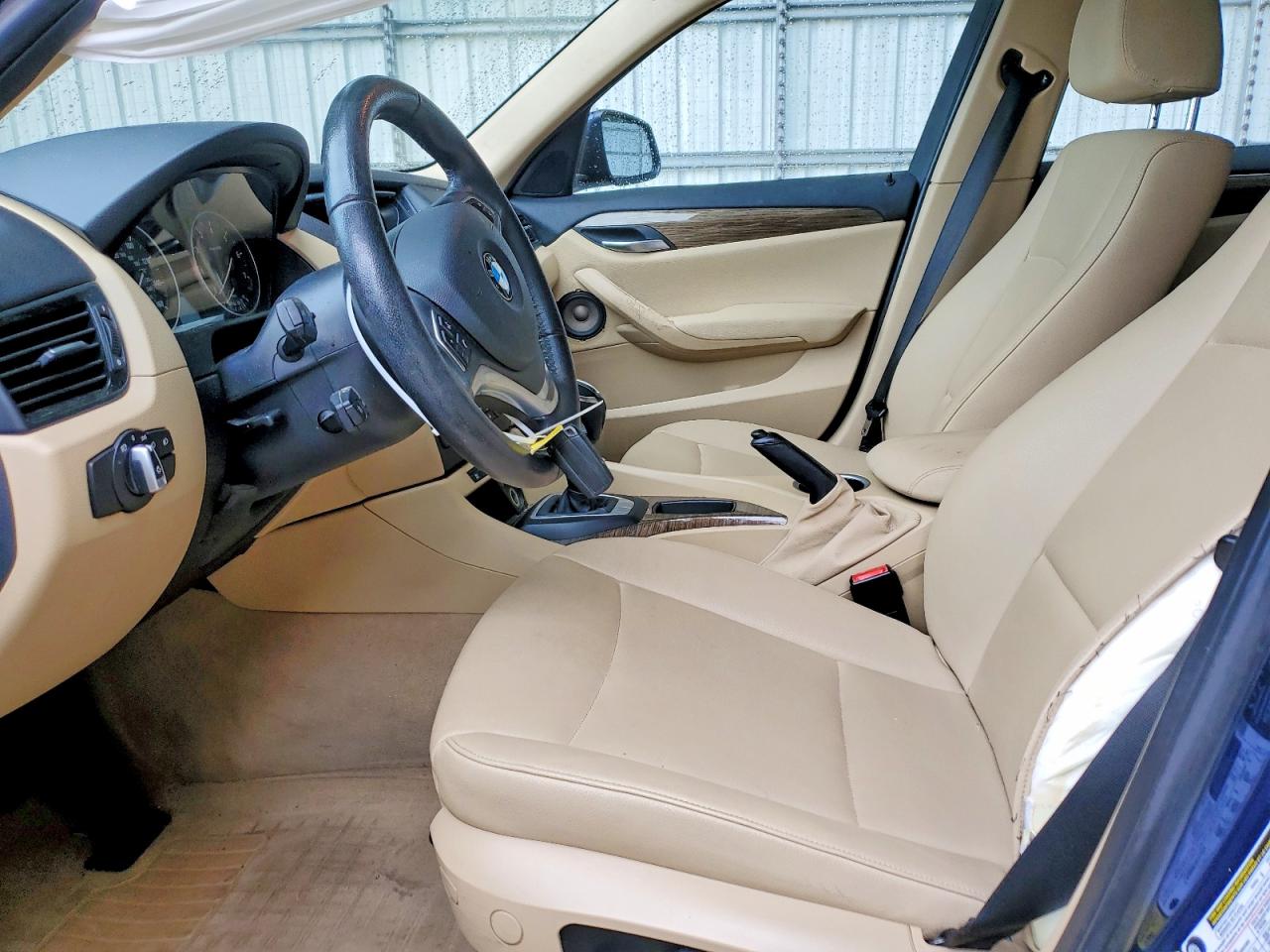 2015 Bmw X1 Sdrive28i Blue vin: WBAVM1C56FV315465
