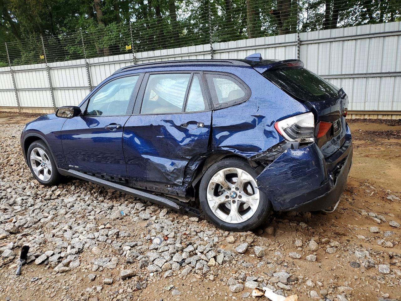 2015 Bmw X1 Sdrive28i Blue vin: WBAVM1C56FV315465