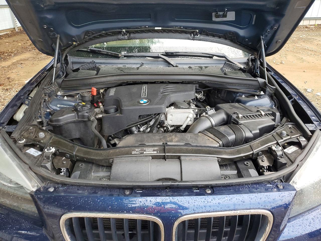 2015 Bmw X1 Sdrive28i Blue vin: WBAVM1C56FV315465