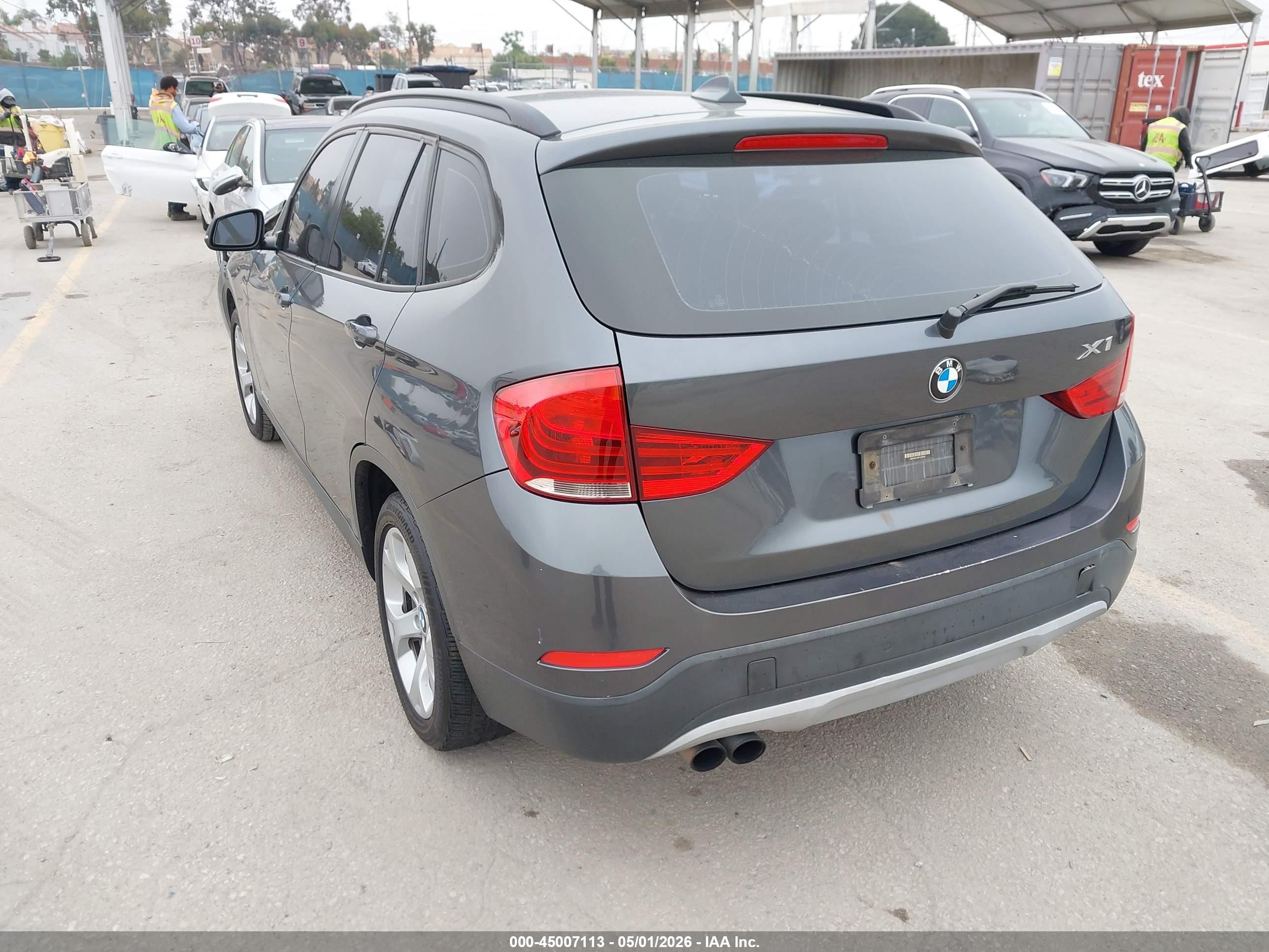 2015 Bmw X1 Sdrive28i Gray vin: WBAVM1C56FV318933