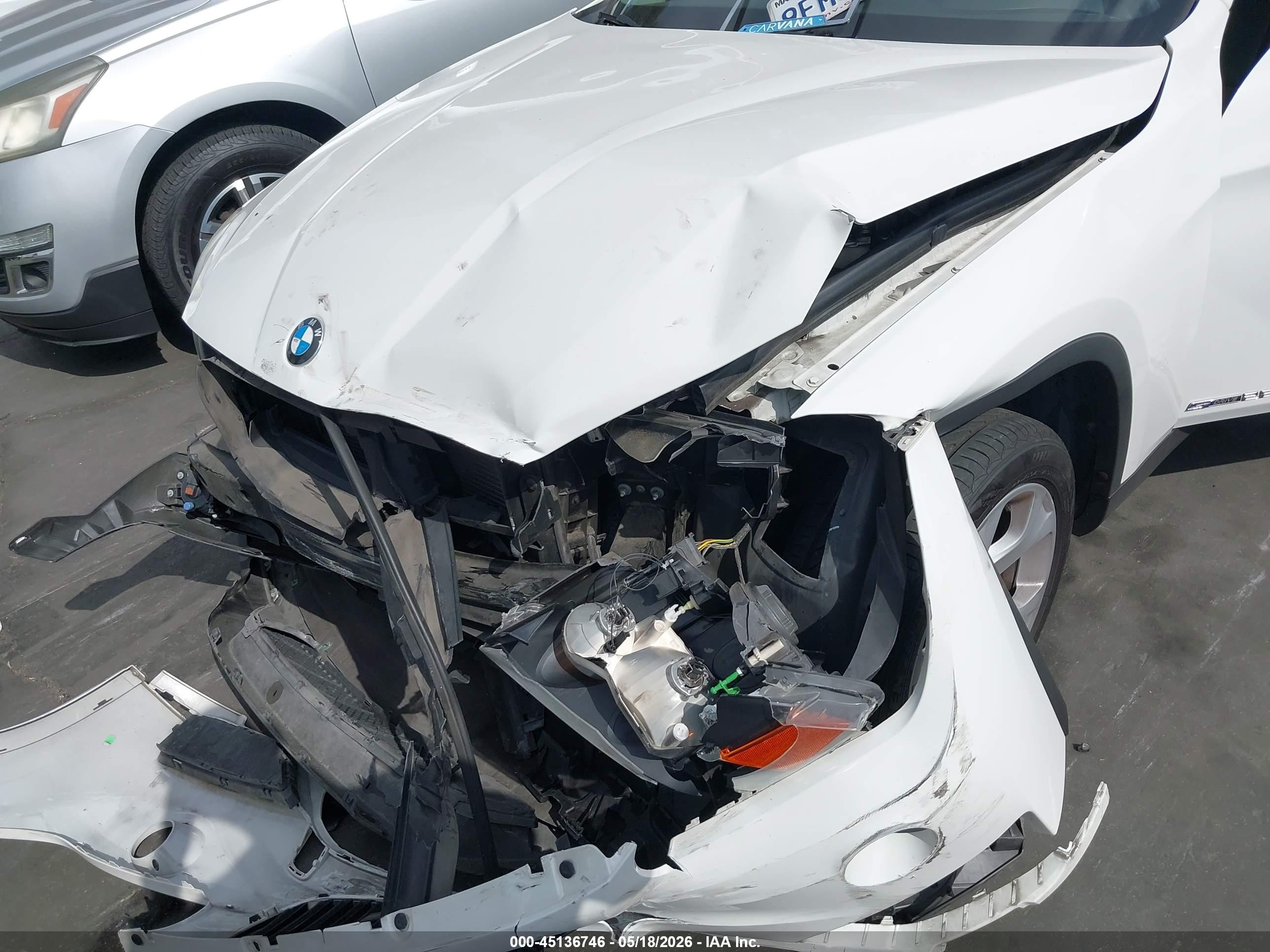 2015 Bmw X1 Sdrive28i White vin: WBAVM1C56FV319161