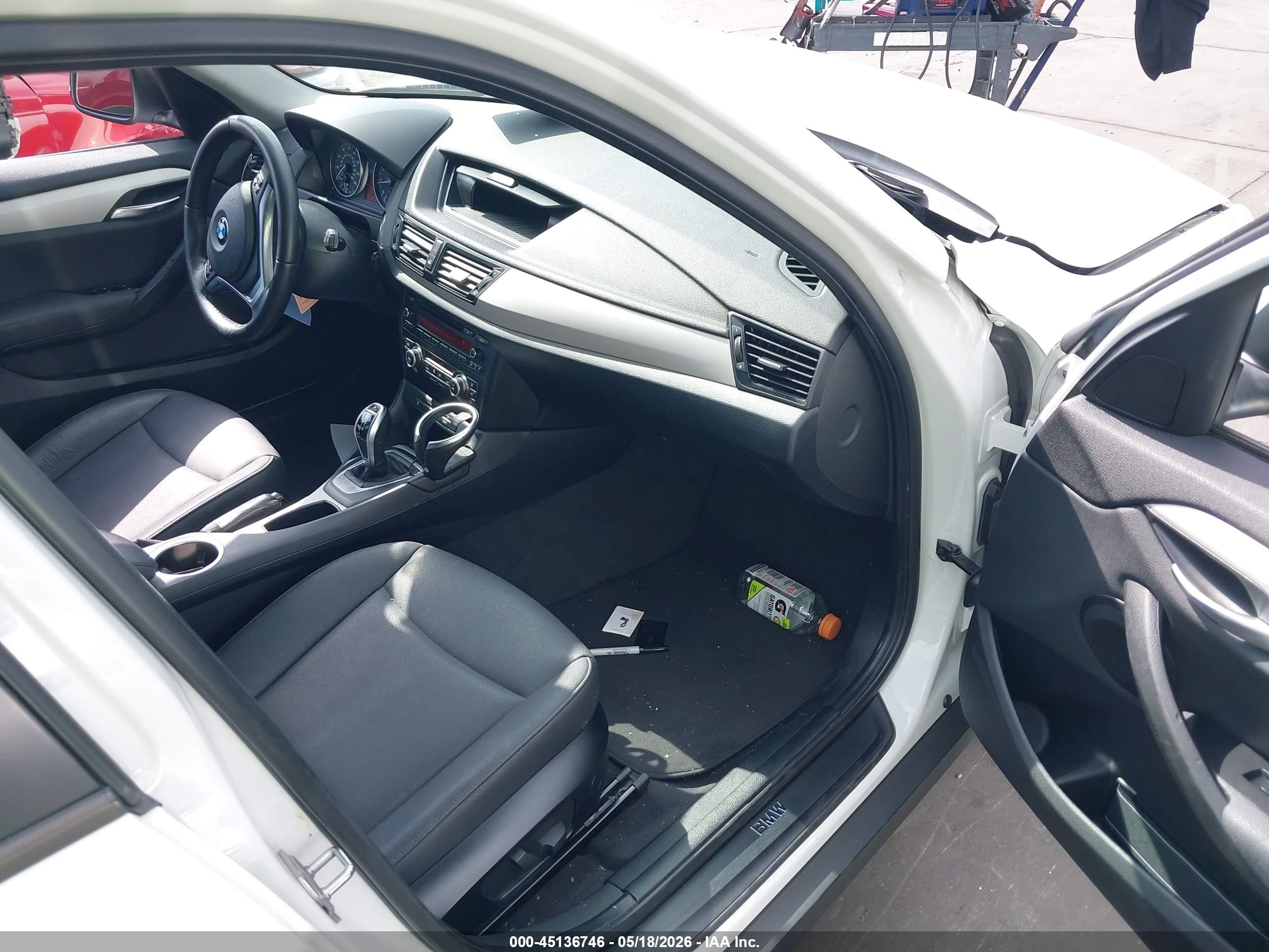 2015 Bmw X1 Sdrive28i White vin: WBAVM1C56FV319161