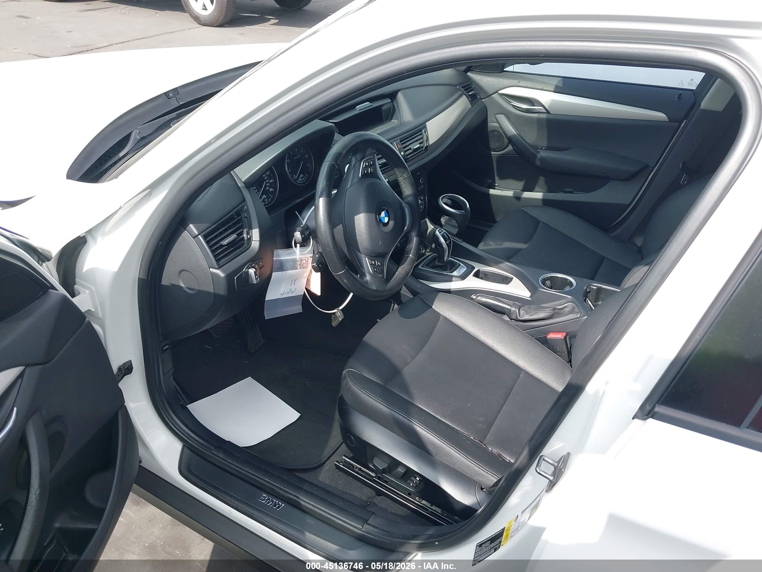 2015 Bmw X1 Sdrive28i White vin: WBAVM1C56FV319161