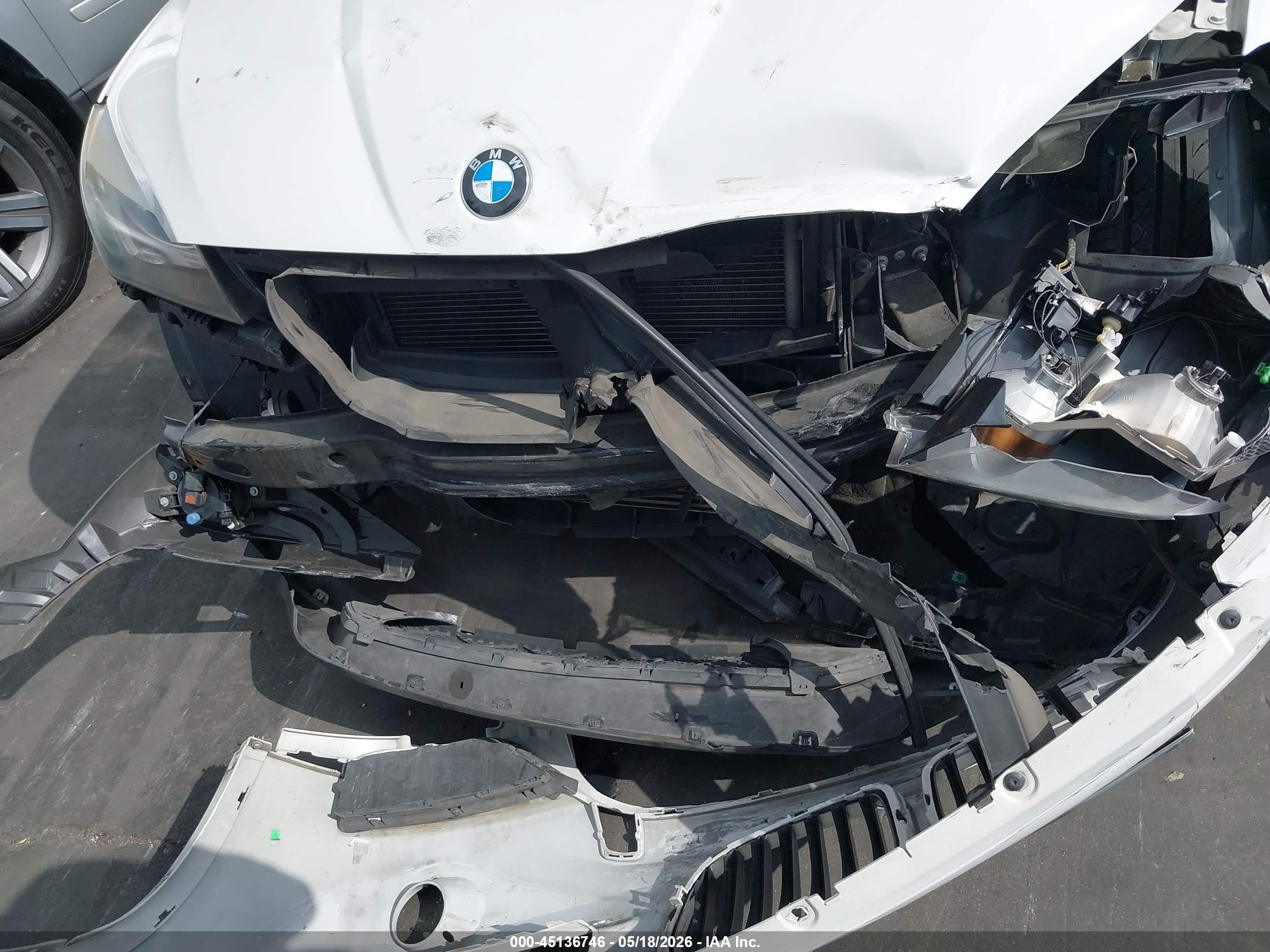 2015 Bmw X1 Sdrive28i White vin: WBAVM1C56FV319161
