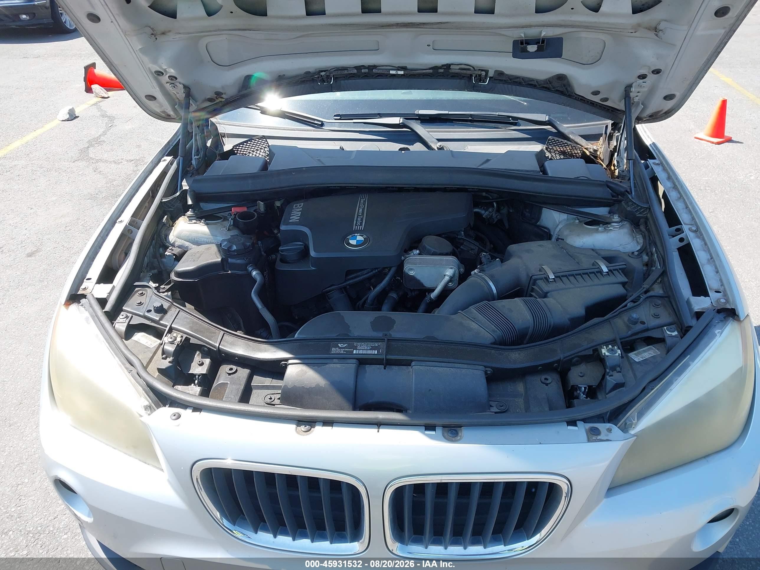 2013 Bmw X1 Sdrive28i Silver vin: WBAVM1C57DVW44155