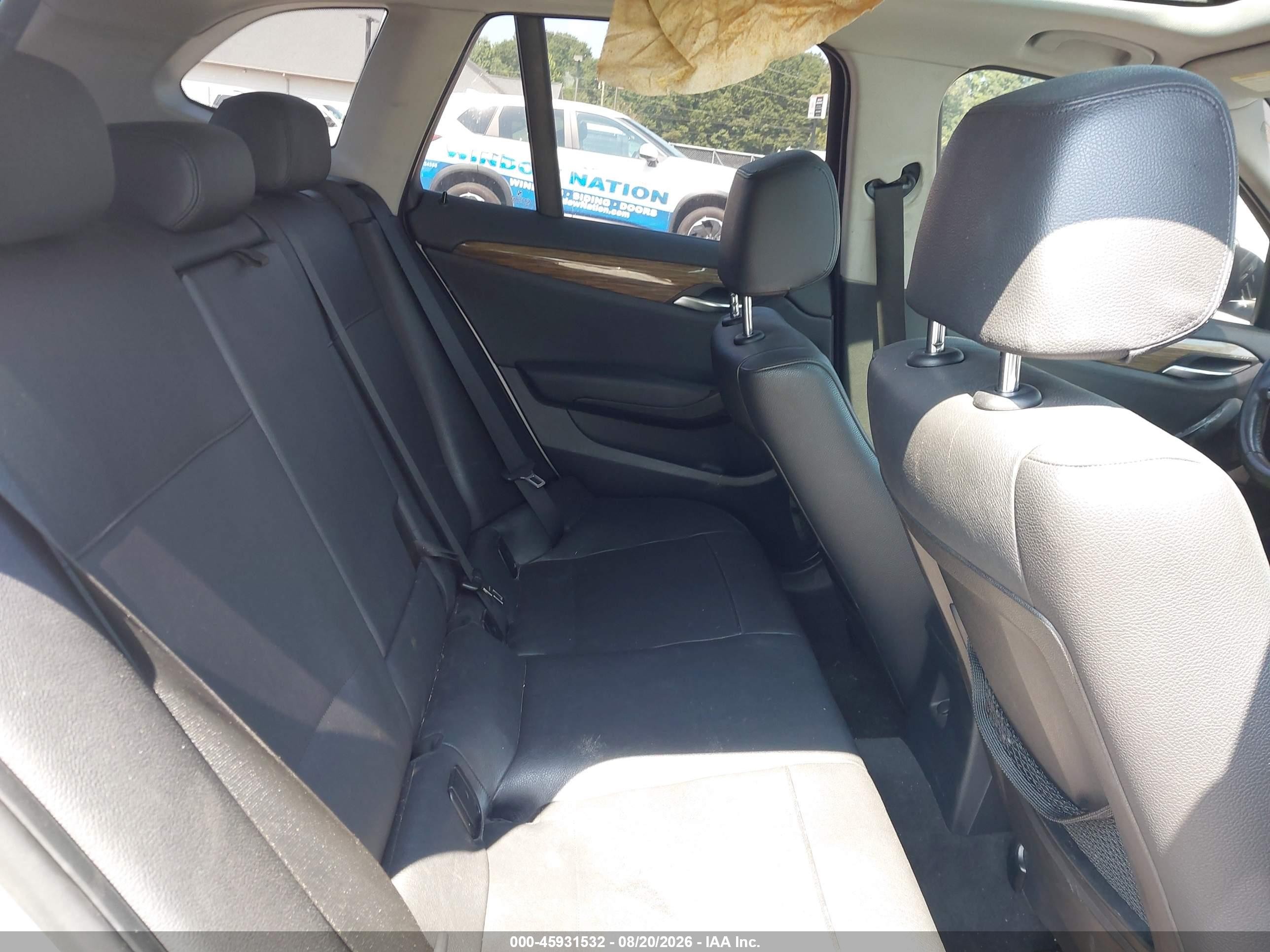 2013 Bmw X1 Sdrive28i Silver vin: WBAVM1C57DVW44155