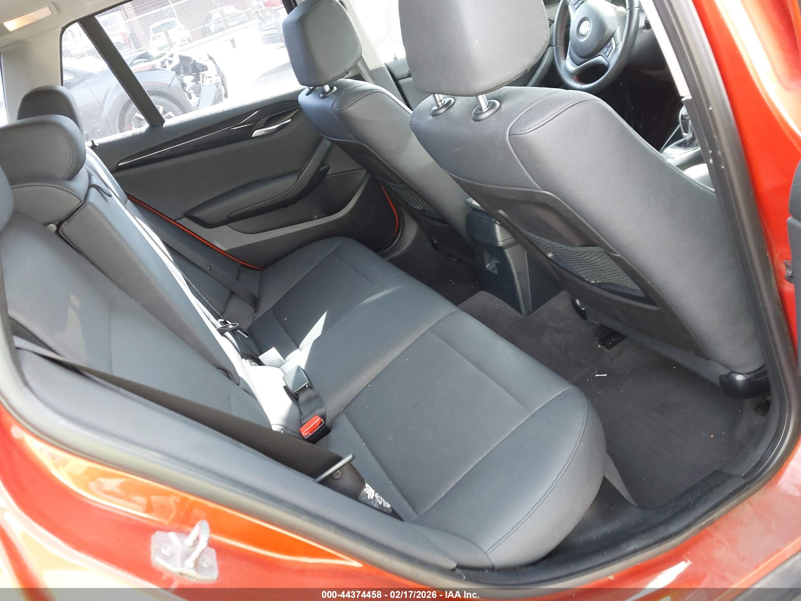 2015 Bmw X1 Sdrive28i Orange vin: WBAVM1C57FV314700