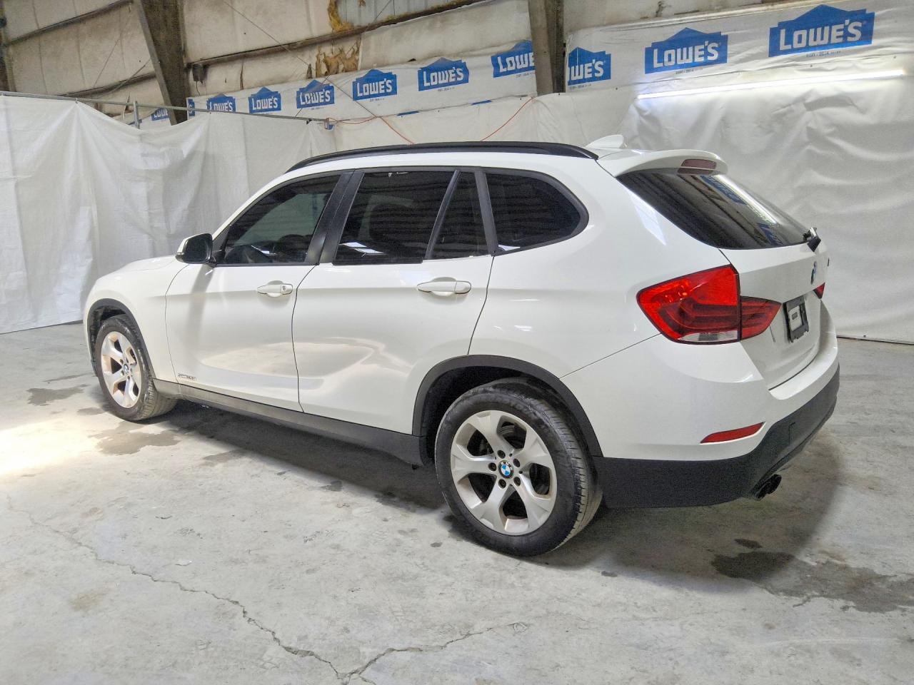 2015 Bmw X1 Sdrive28i White vin: WBAVM1C57FV318150