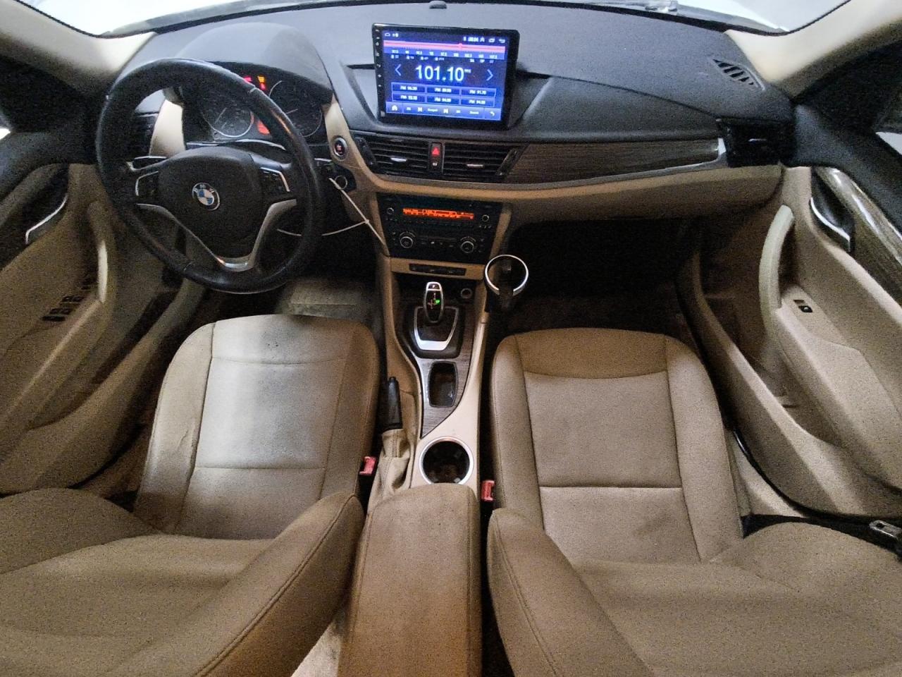 2015 Bmw X1 Sdrive28i White vin: WBAVM1C57FV318150 Damage: Left Front Seat Cushion, Worn, Replacement Required