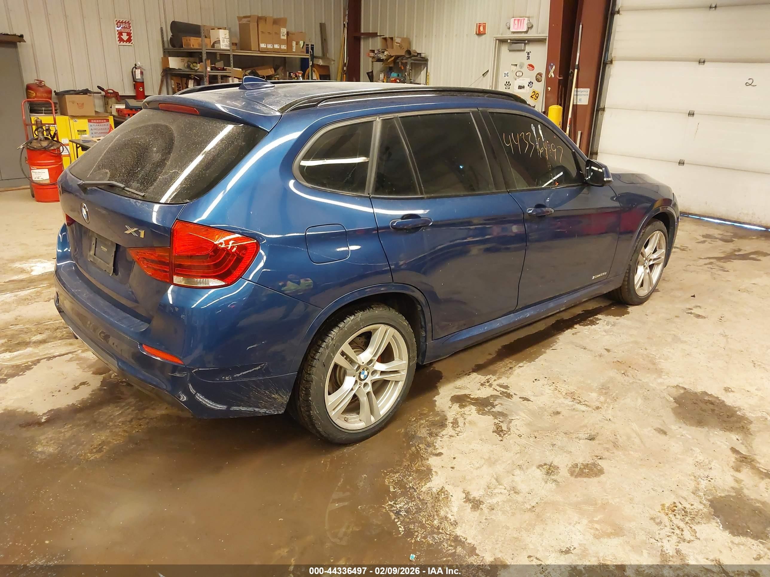 2013 Bmw X1 Sdrive28i Blue vin: WBAVM1C58DVW42298