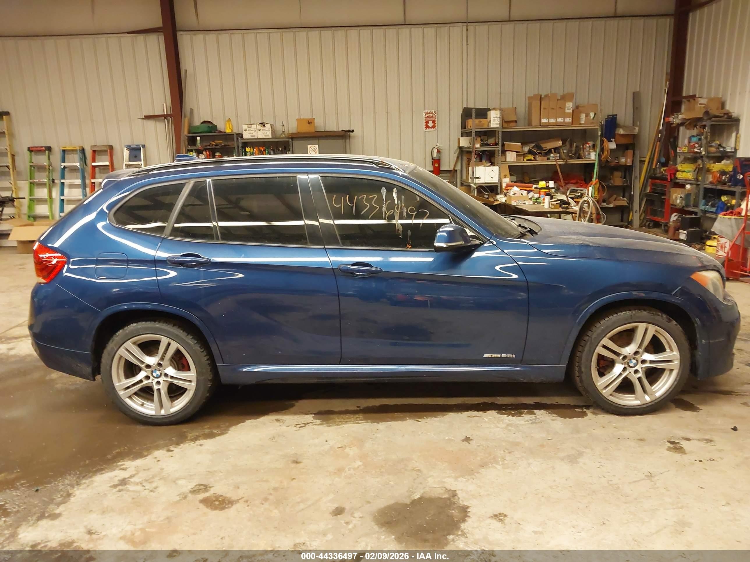 2013 Bmw X1 Sdrive28i Blue vin: WBAVM1C58DVW42298