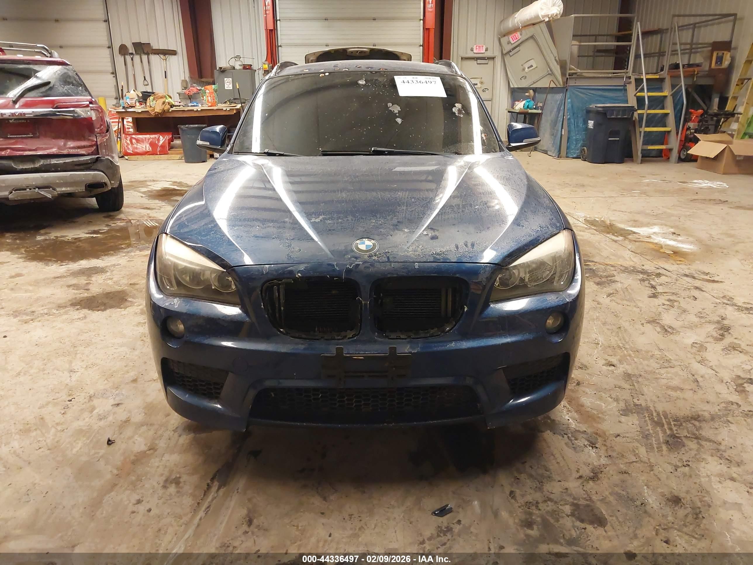2013 Bmw X1 Sdrive28i Blue vin: WBAVM1C58DVW42298