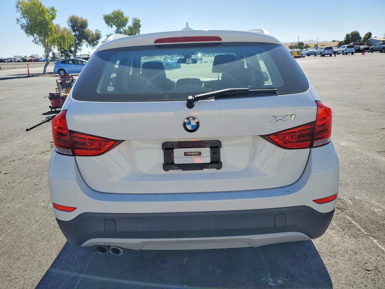 2015 Bmw X1 Sdrive28i White vin: WBAVM1C58FV314463