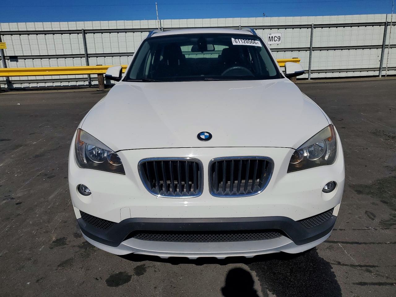 2015 Bmw X1 Sdrive28i White vin: WBAVM1C58FV314463