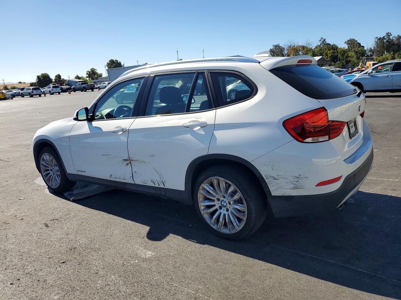 2015 Bmw X1 Sdrive28i White vin: WBAVM1C58FV314463