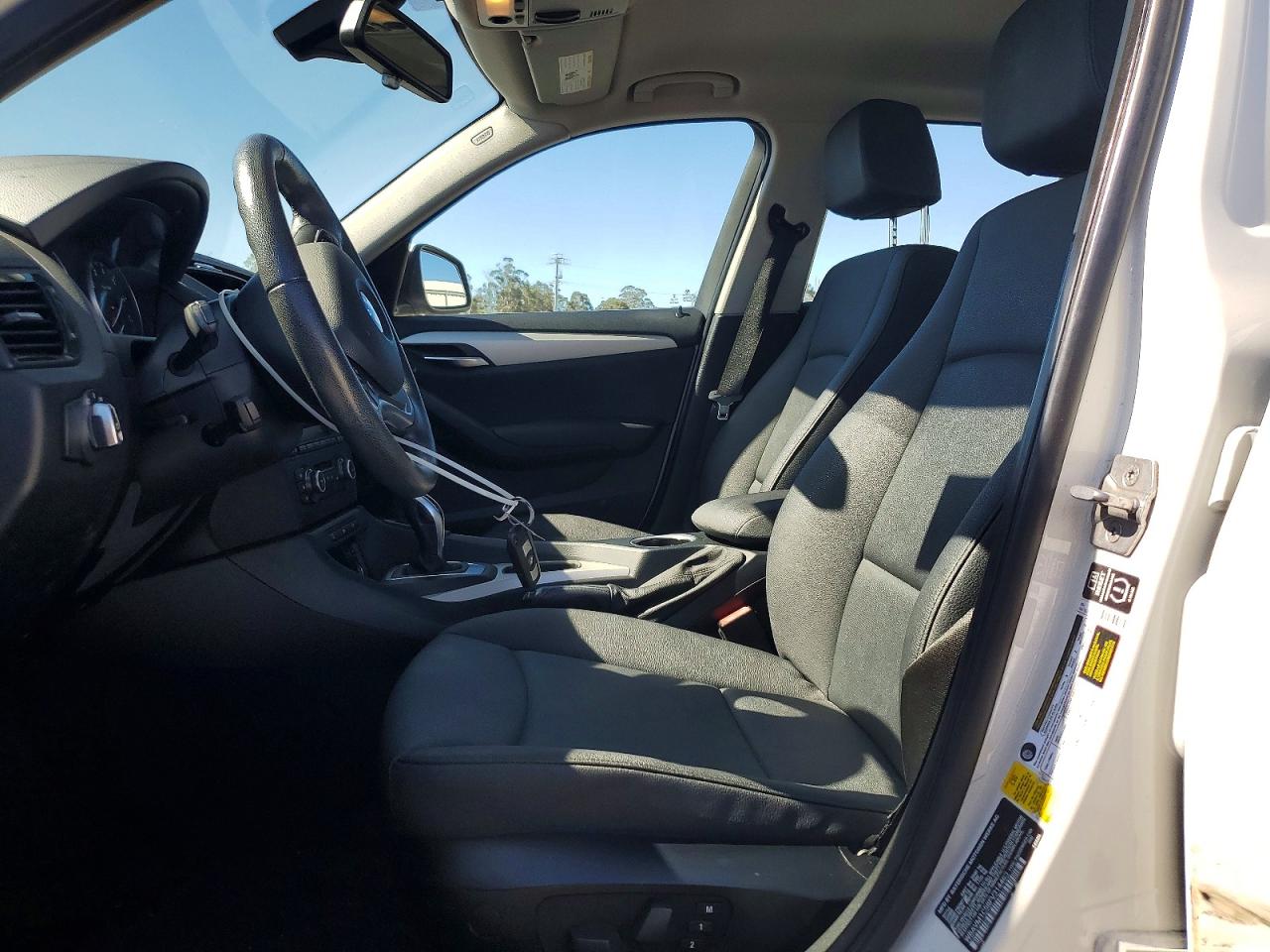 2015 Bmw X1 Sdrive28i White vin: WBAVM1C58FV314463