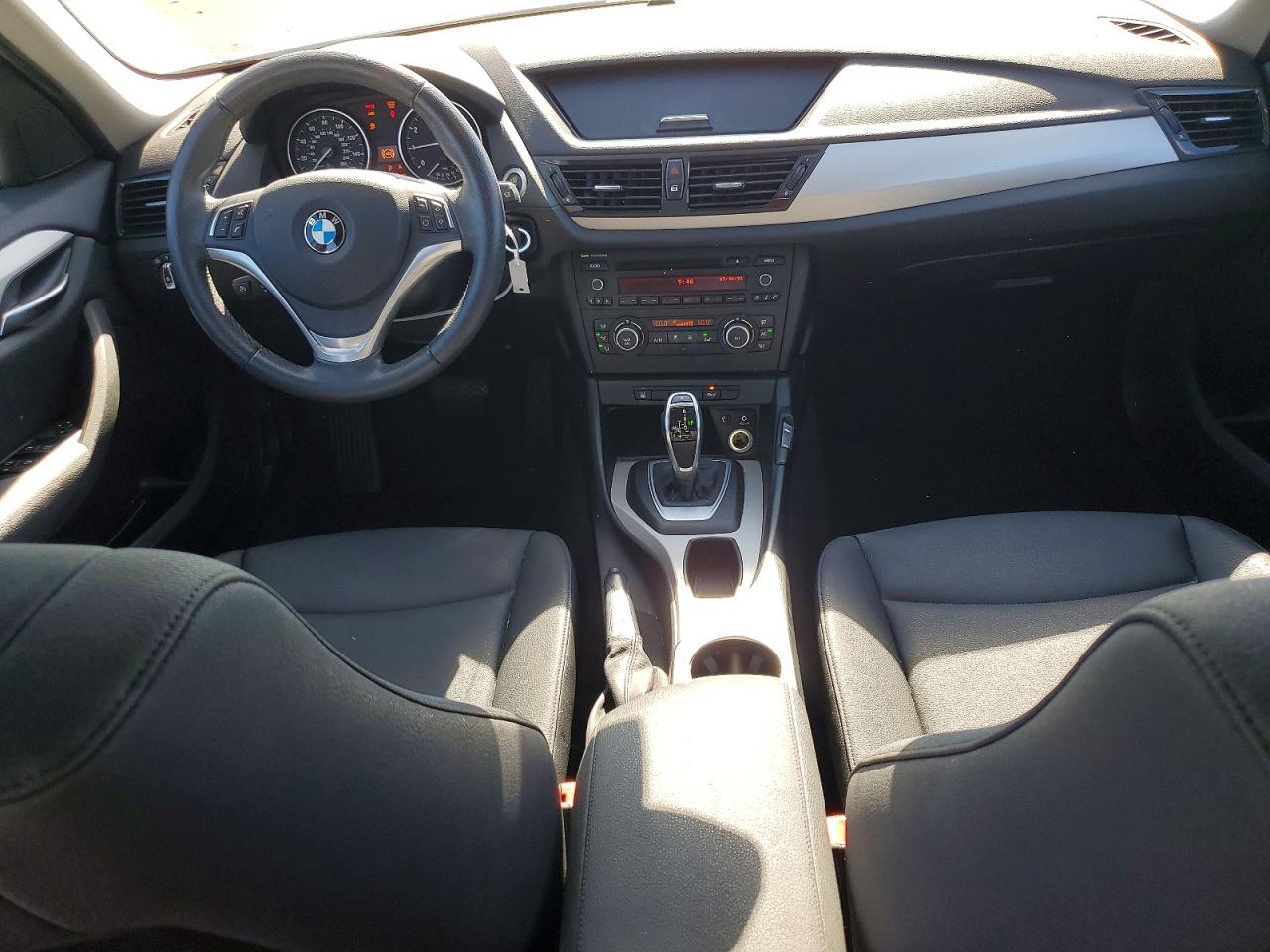 2015 Bmw X1 Sdrive28i White vin: WBAVM1C58FV314463