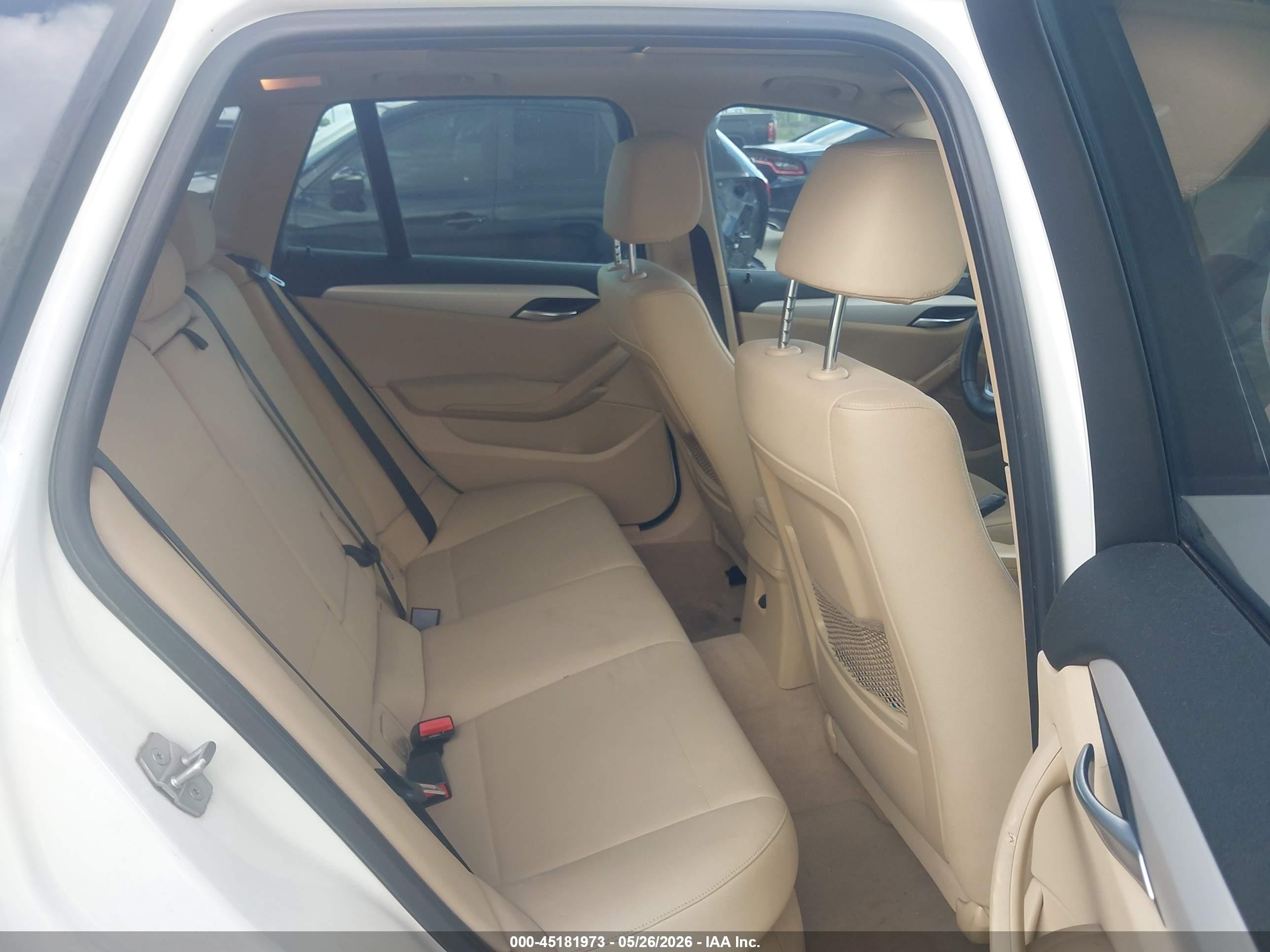 2015 Bmw X1 Sdrive28i White vin: WBAVM1C58FV315919