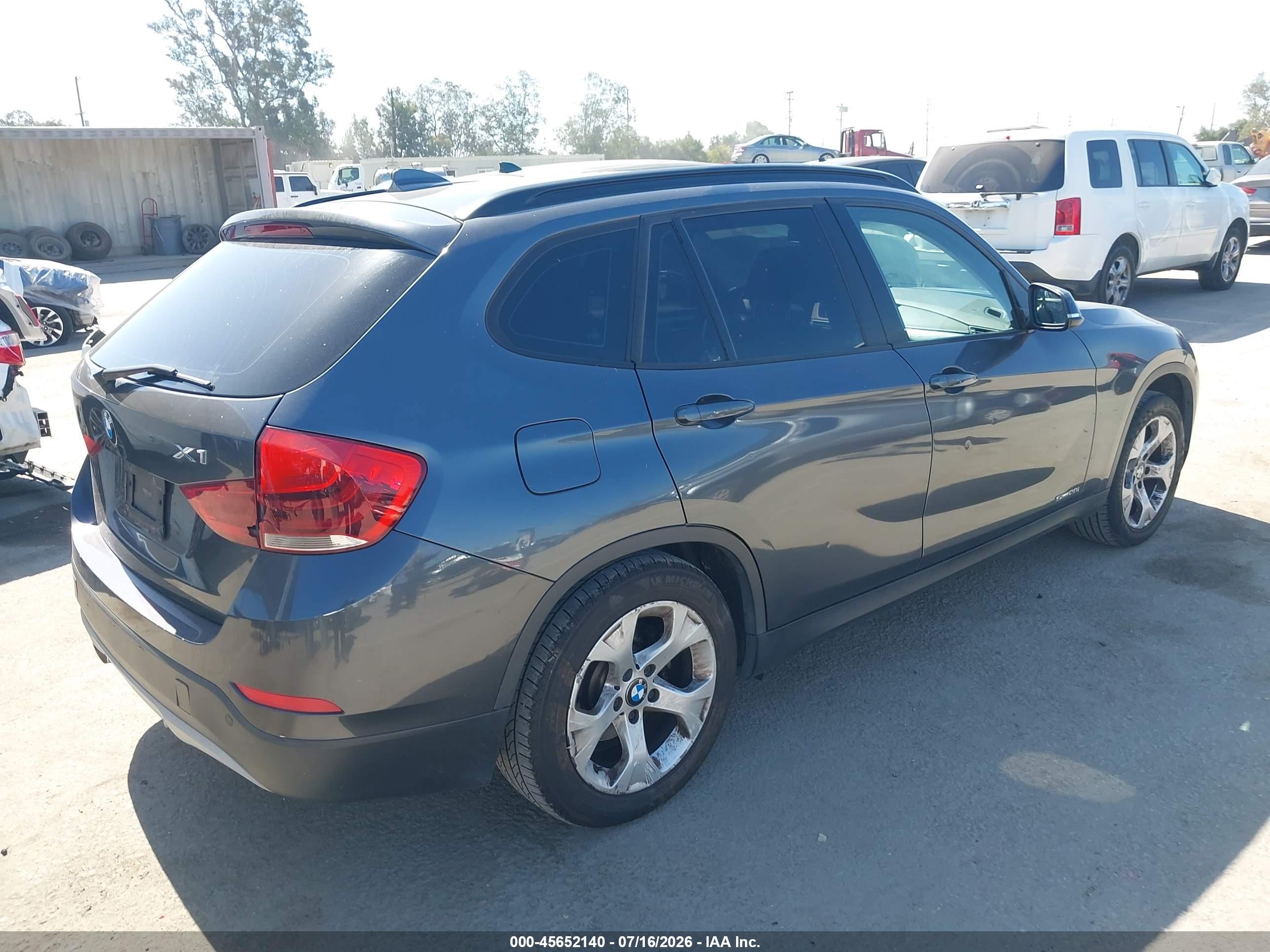 2015 Bmw X1 Sdrive28i Black vin: WBAVM1C58FV318402