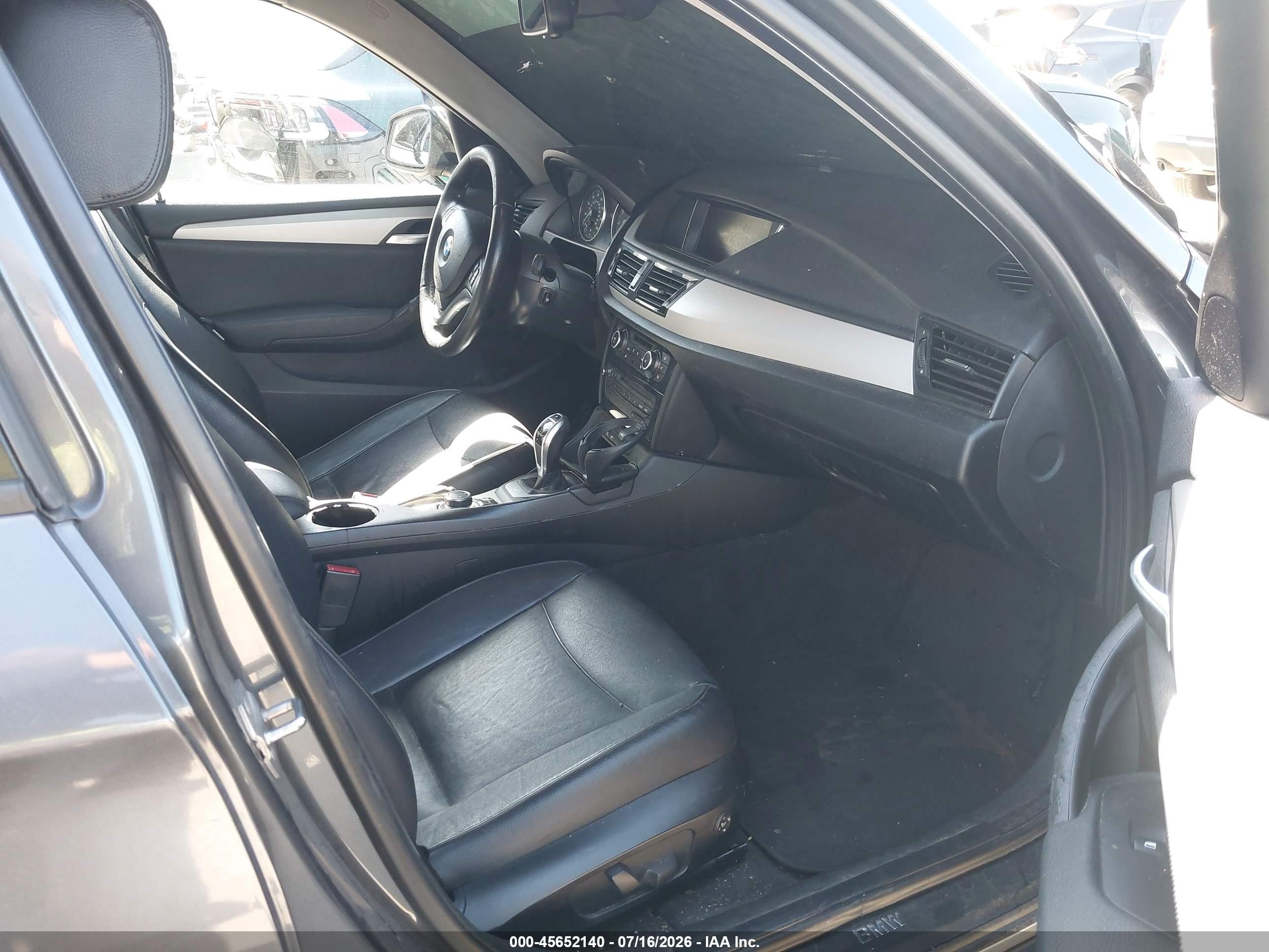 2015 Bmw X1 Sdrive28i Black vin: WBAVM1C58FV318402