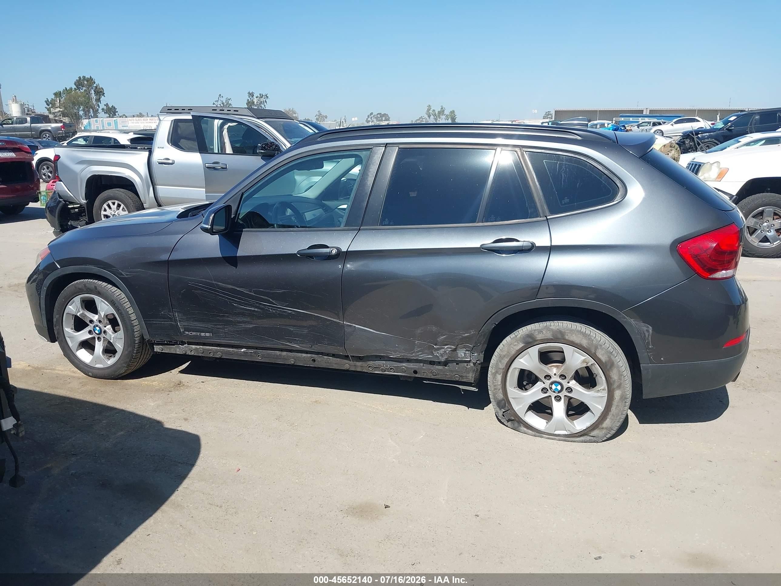 2015 Bmw X1 Sdrive28i Black vin: WBAVM1C58FV318402